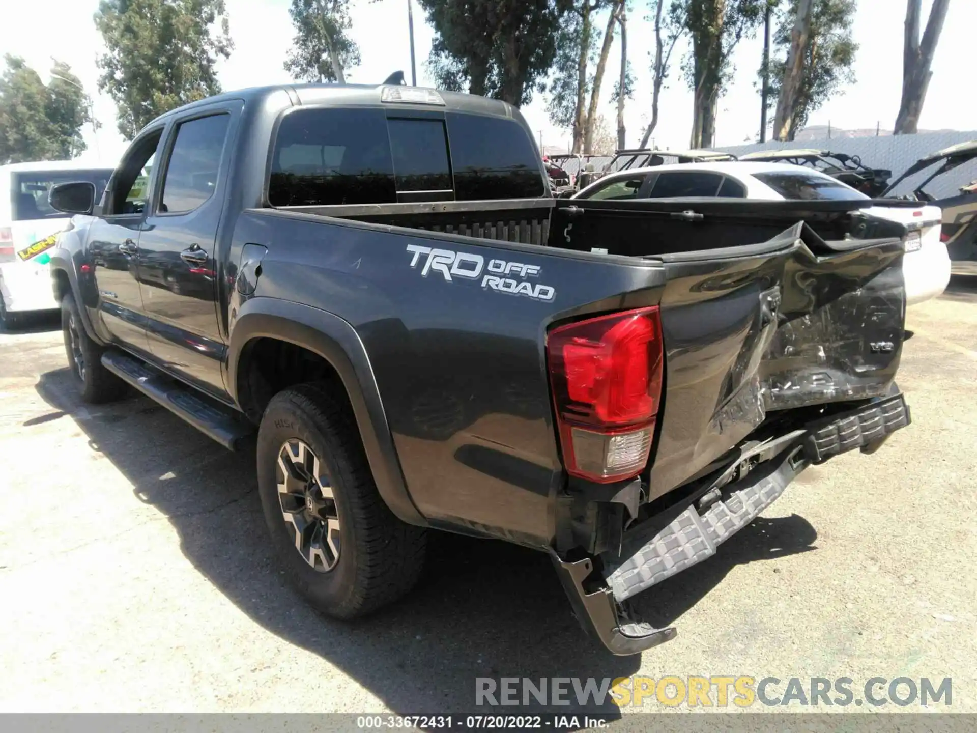 3 Photograph of a damaged car 3TMAZ5CN9KM092773 TOYOTA TACOMA 2WD 2019