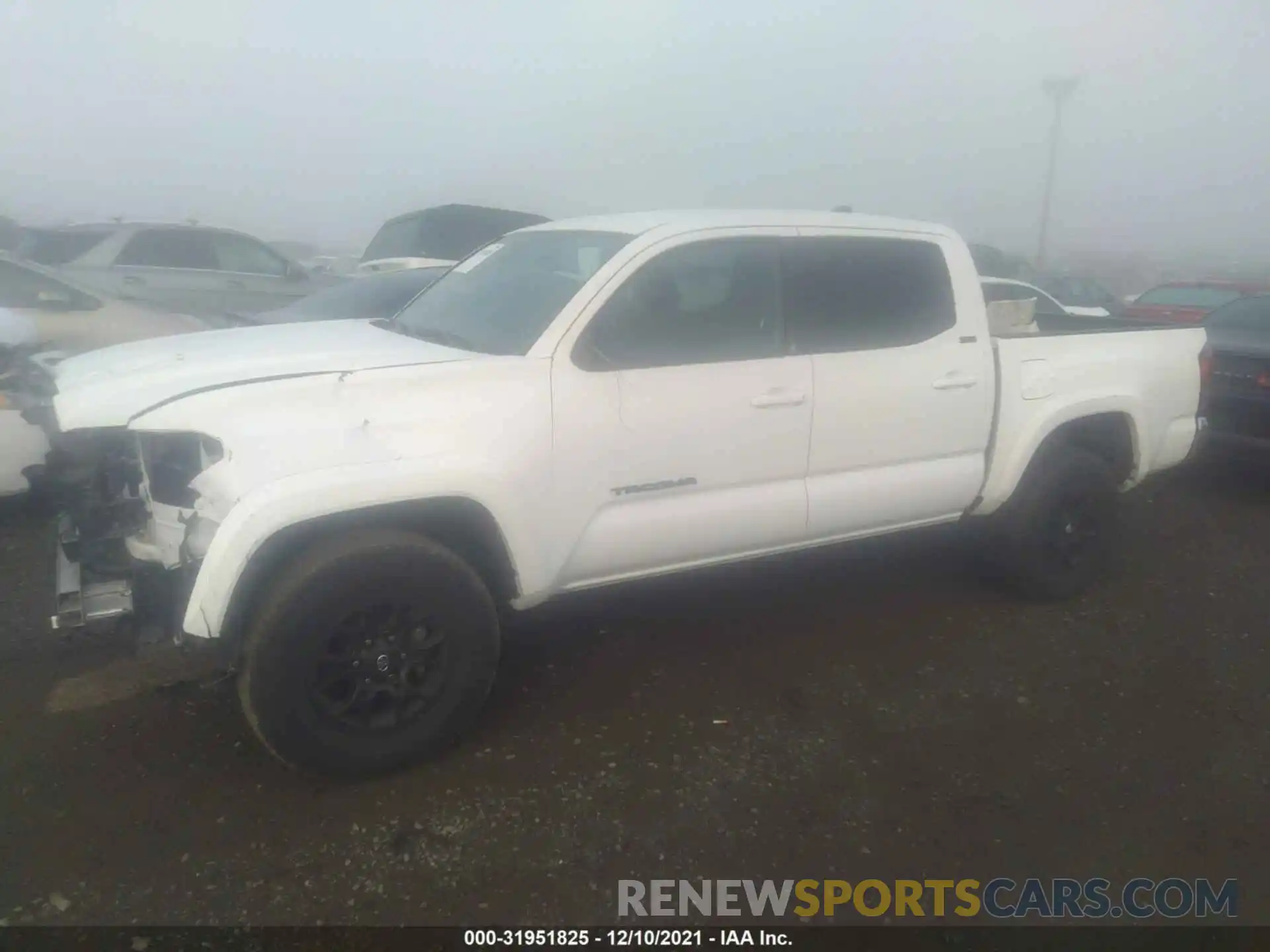 2 Photograph of a damaged car 3TMAZ5CN9KM109748 TOYOTA TACOMA 2WD 2019