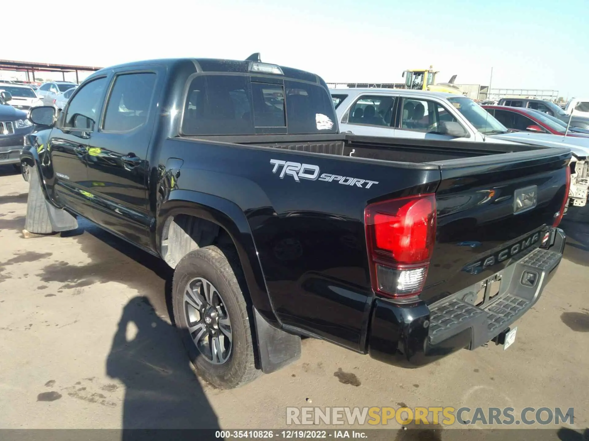 3 Photograph of a damaged car 3TMAZ5CNXKM085914 TOYOTA TACOMA 2WD 2019