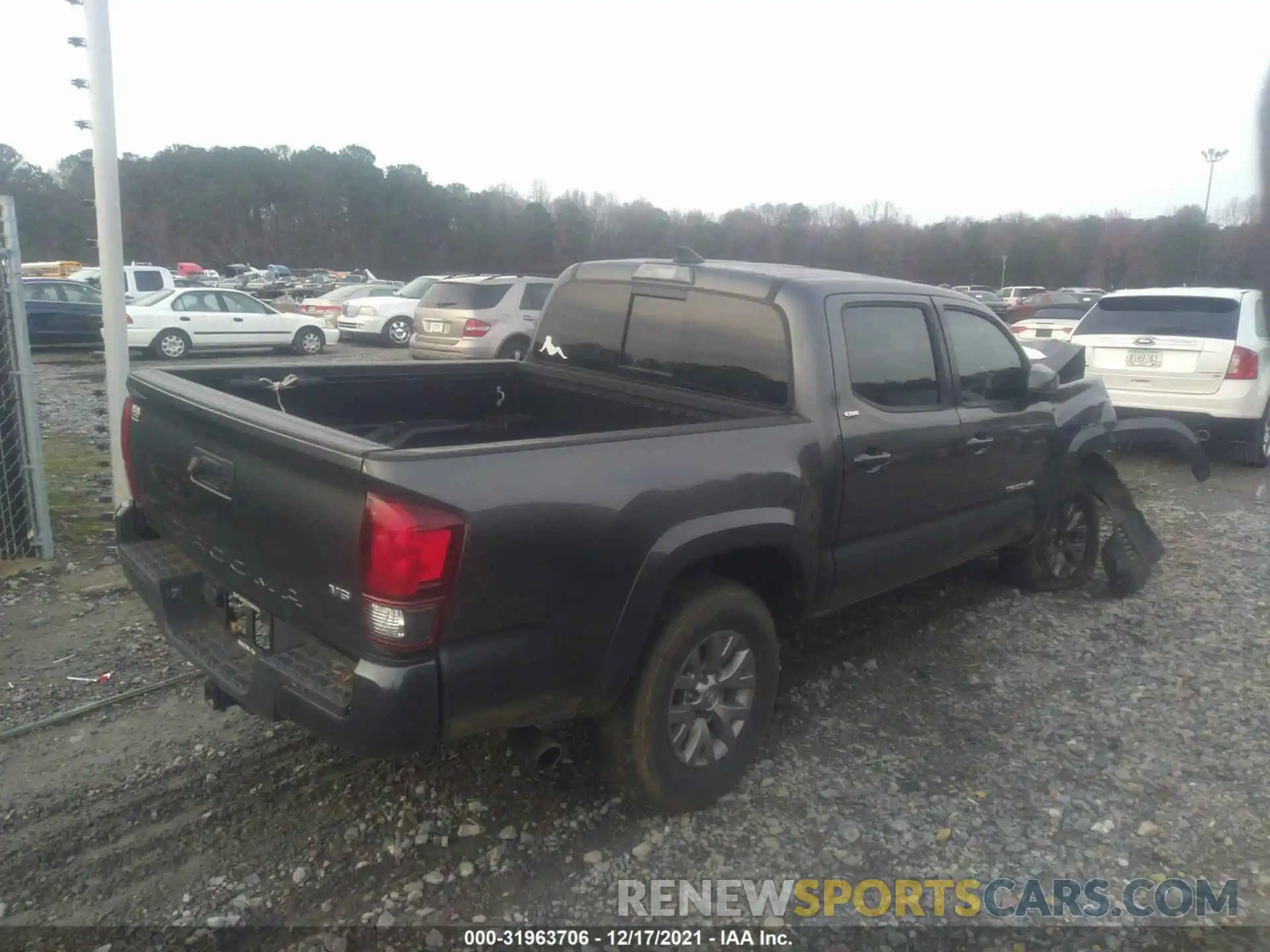 4 Photograph of a damaged car 3TMAZ5CNXKM093883 TOYOTA TACOMA 2WD 2019