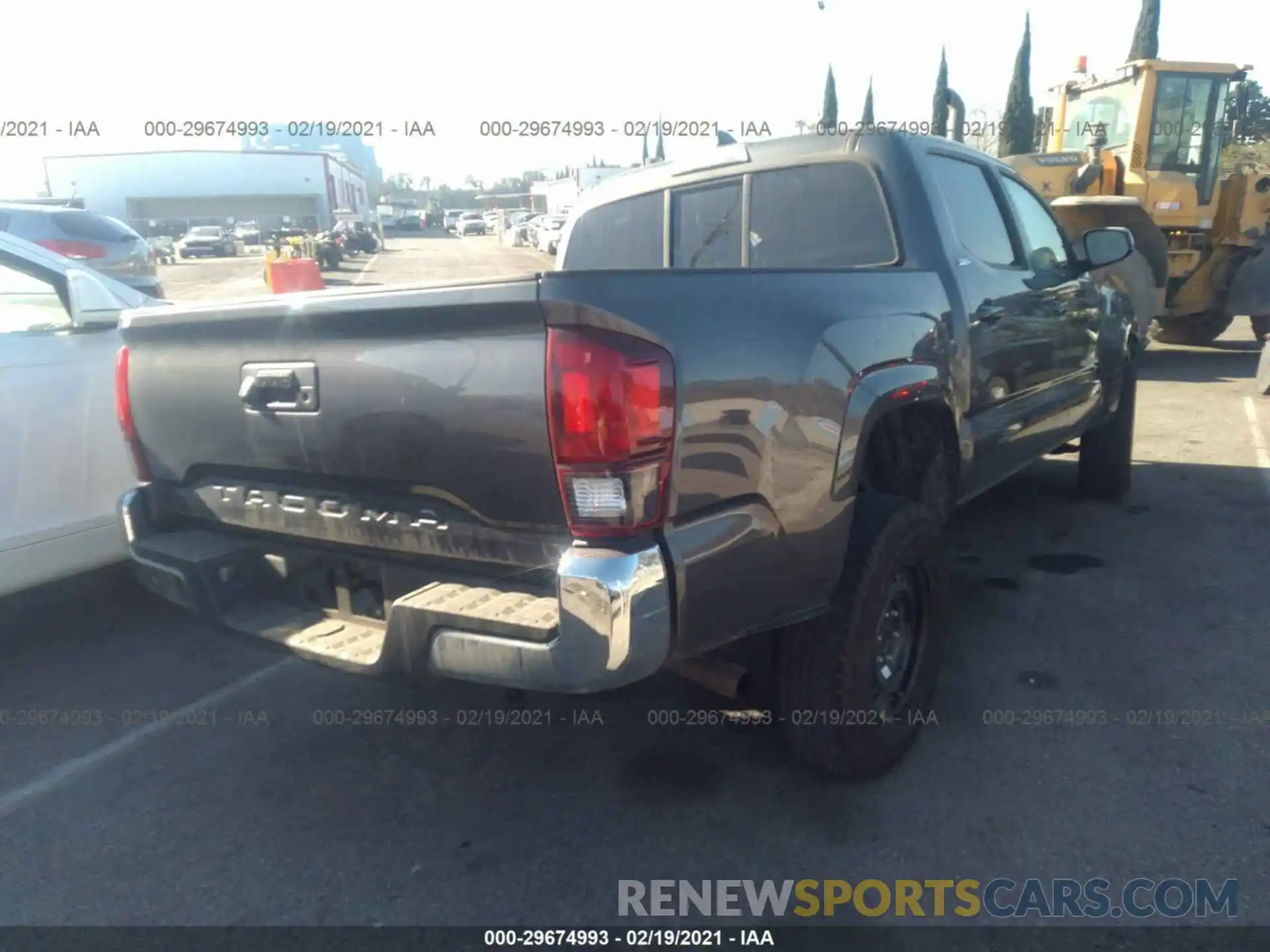 4 Photograph of a damaged car 5TFAX5GN1KX162020 TOYOTA TACOMA 2WD 2019