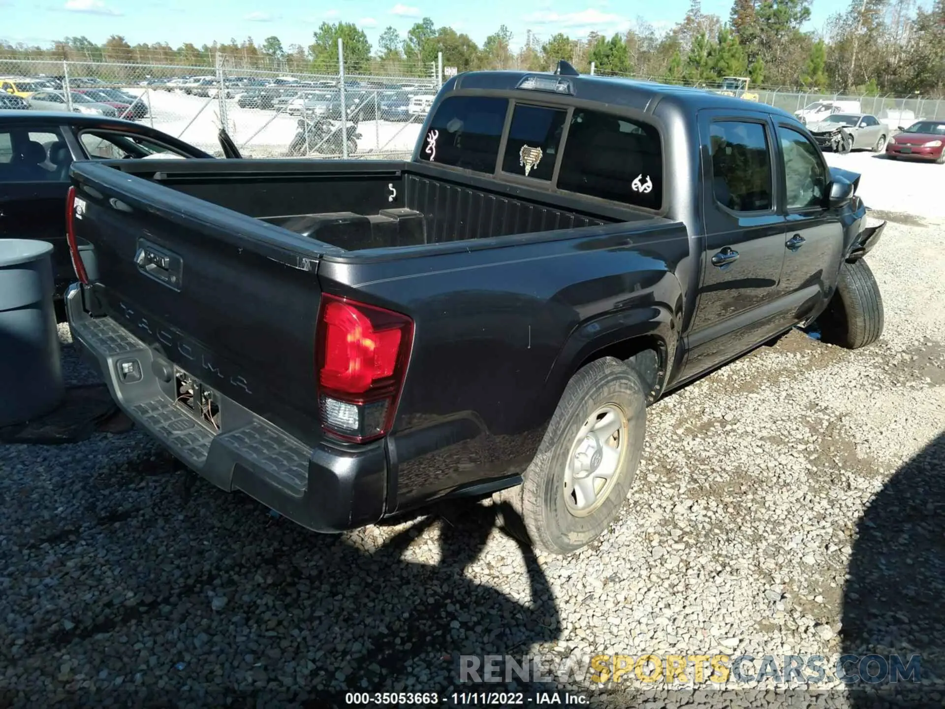 4 Photograph of a damaged car 5TFAX5GN4KX135569 TOYOTA TACOMA 2WD 2019
