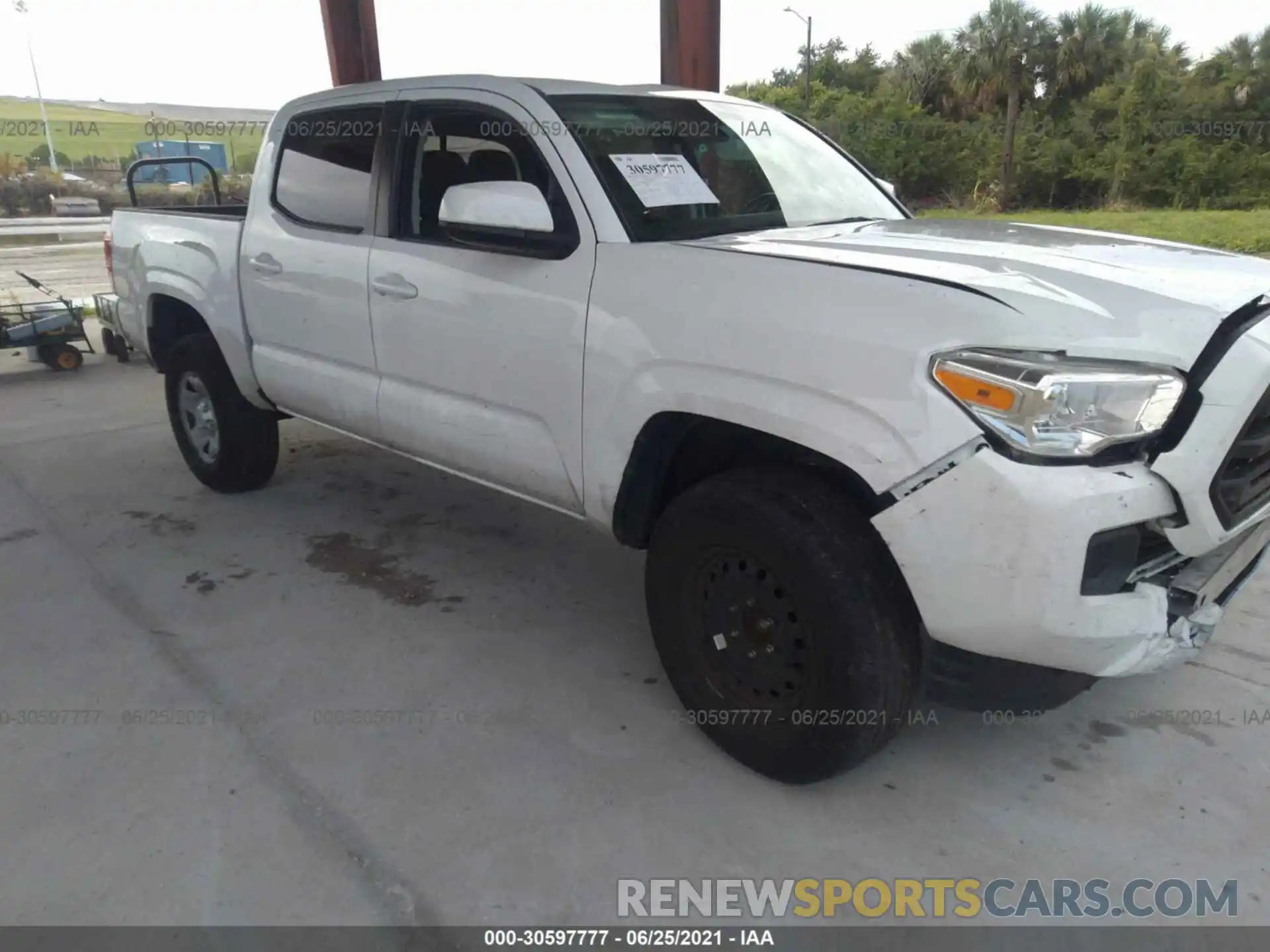 1 Photograph of a damaged car 5TFAX5GN7KX147411 TOYOTA TACOMA 2WD 2019