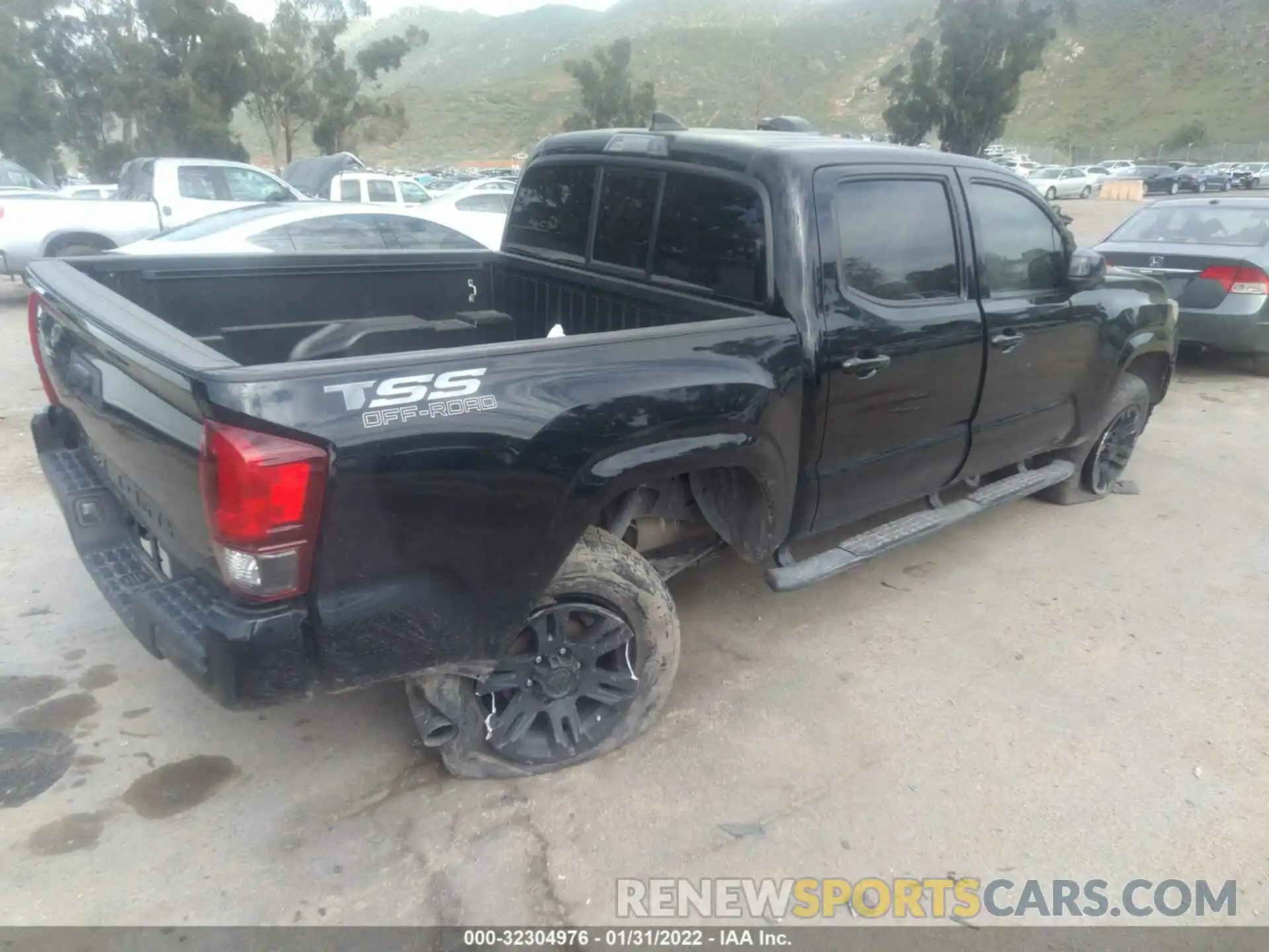 4 Photograph of a damaged car 5TFAX5GN8KX136031 TOYOTA TACOMA 2WD 2019