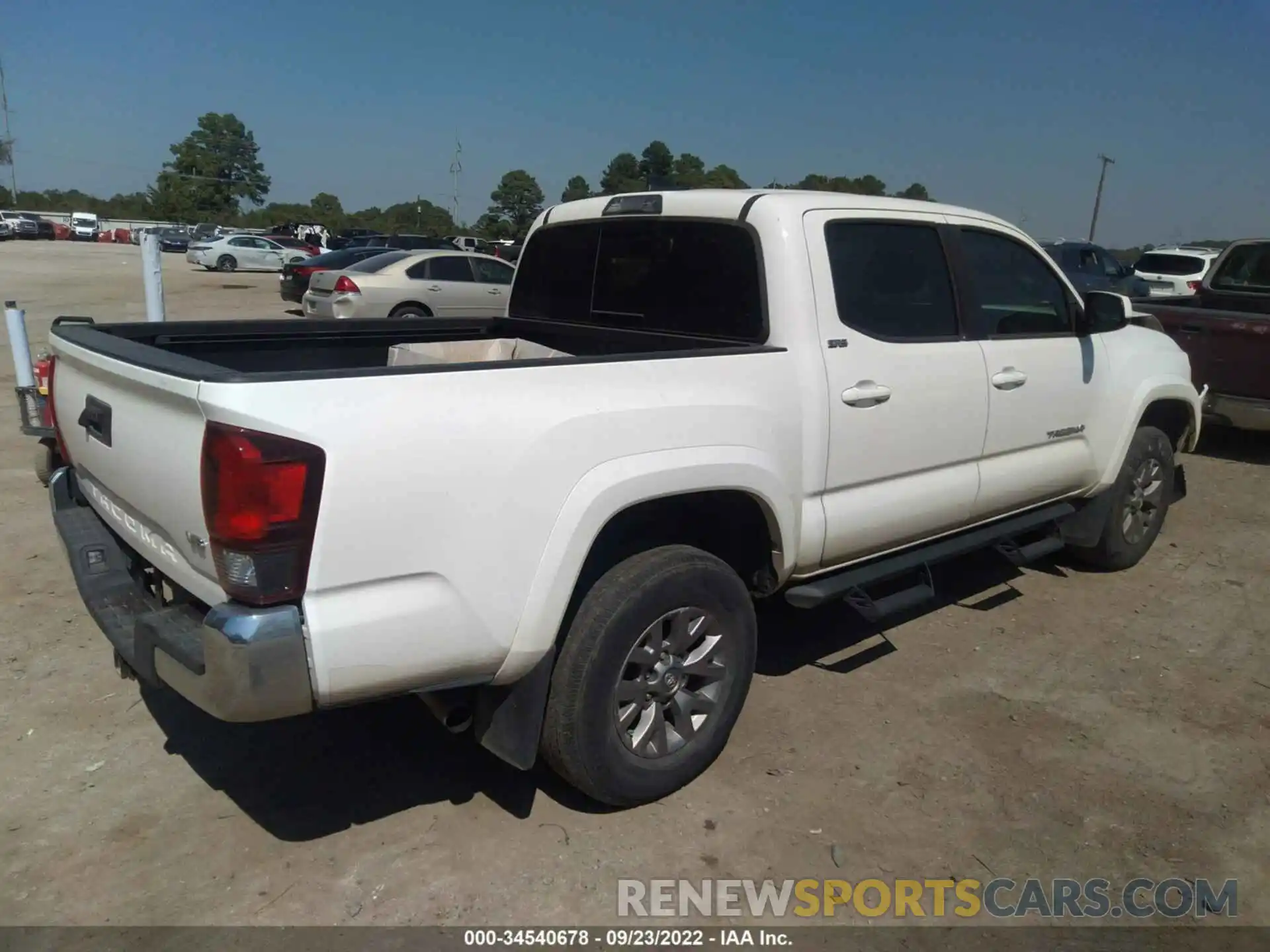 4 Photograph of a damaged car 5TFAZ5CNXKX074664 TOYOTA TACOMA 2WD 2019