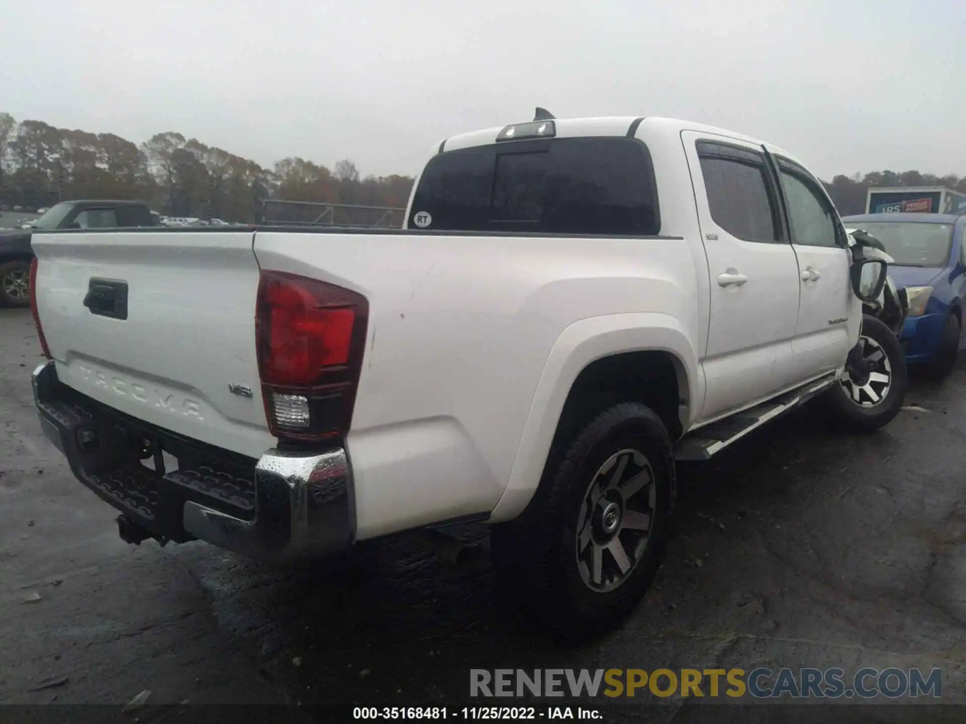 4 Photograph of a damaged car 5TFAZ5CNXKX074714 TOYOTA TACOMA 2WD 2019