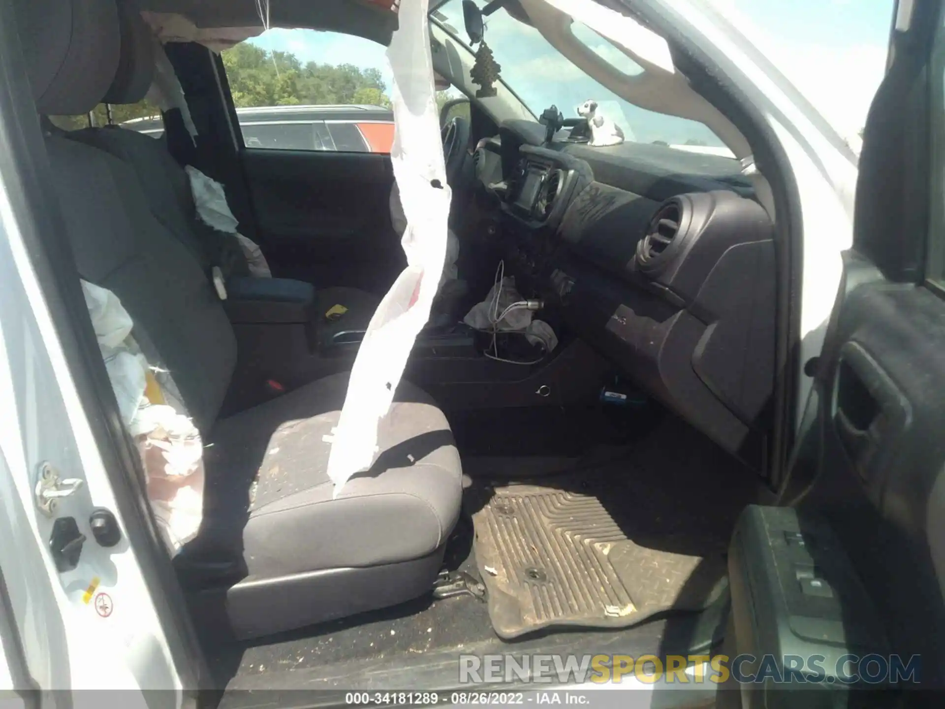 5 Photograph of a damaged car 5TFRX5GN1KX147648 TOYOTA TACOMA 2WD 2019