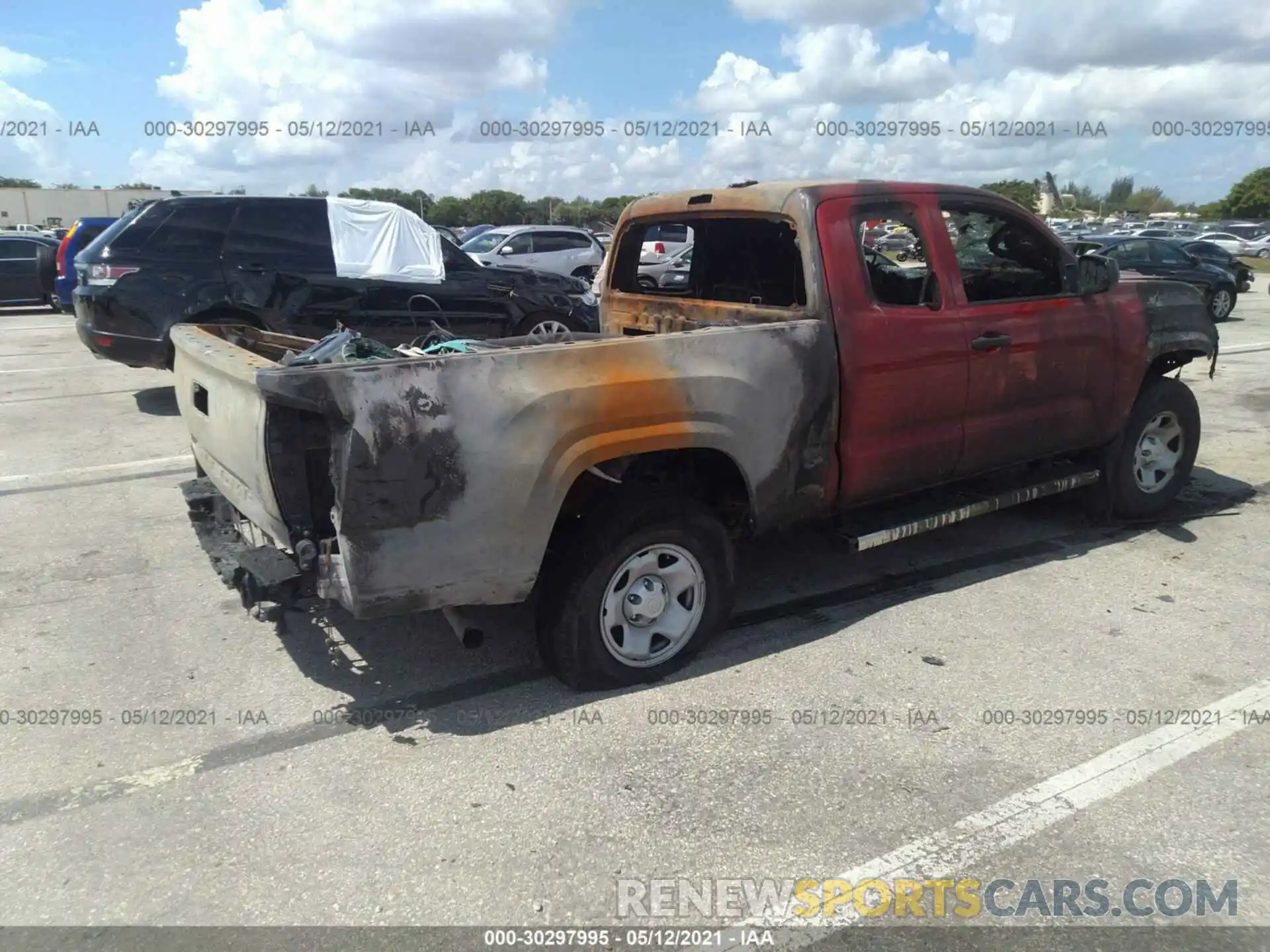 4 Photograph of a damaged car 5TFRX5GN8KX137862 TOYOTA TACOMA 2WD 2019