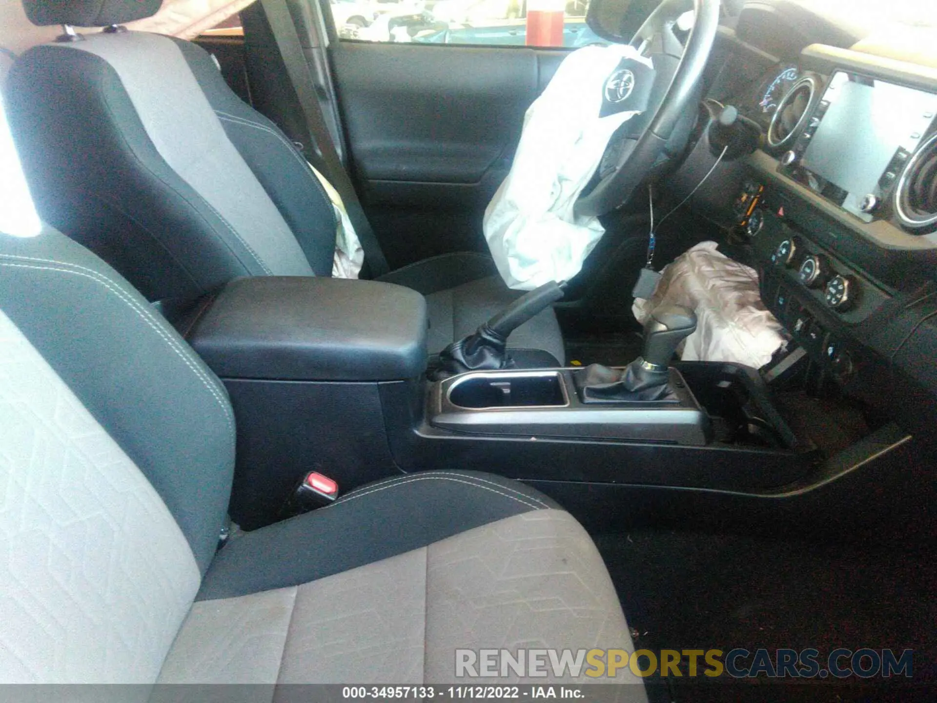 5 Photograph of a damaged car 3TMAZ5CN3LM128359 TOYOTA TACOMA 2WD 2020