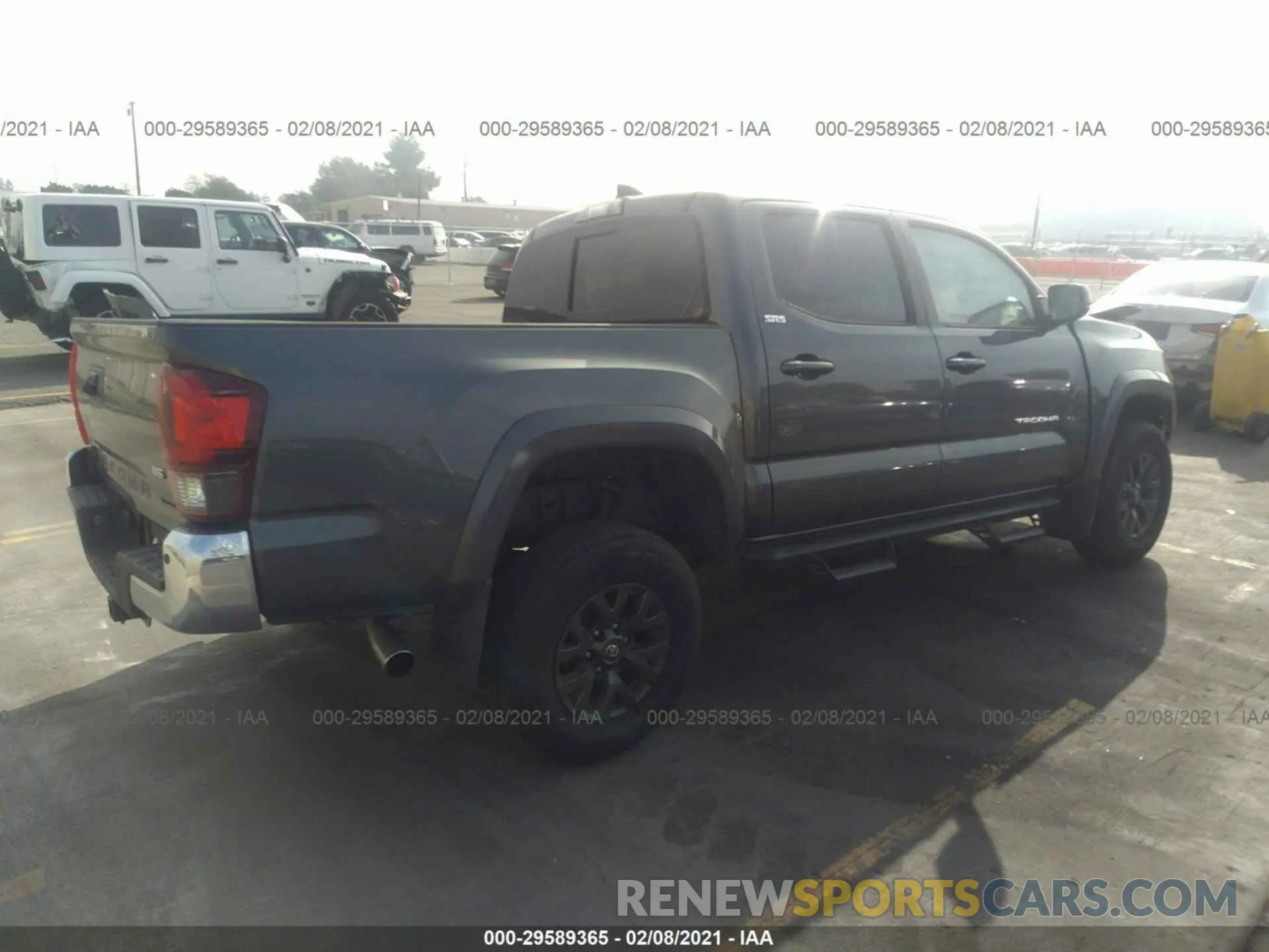 4 Photograph of a damaged car 3TMAZ5CN8LM126316 TOYOTA TACOMA 2WD 2020