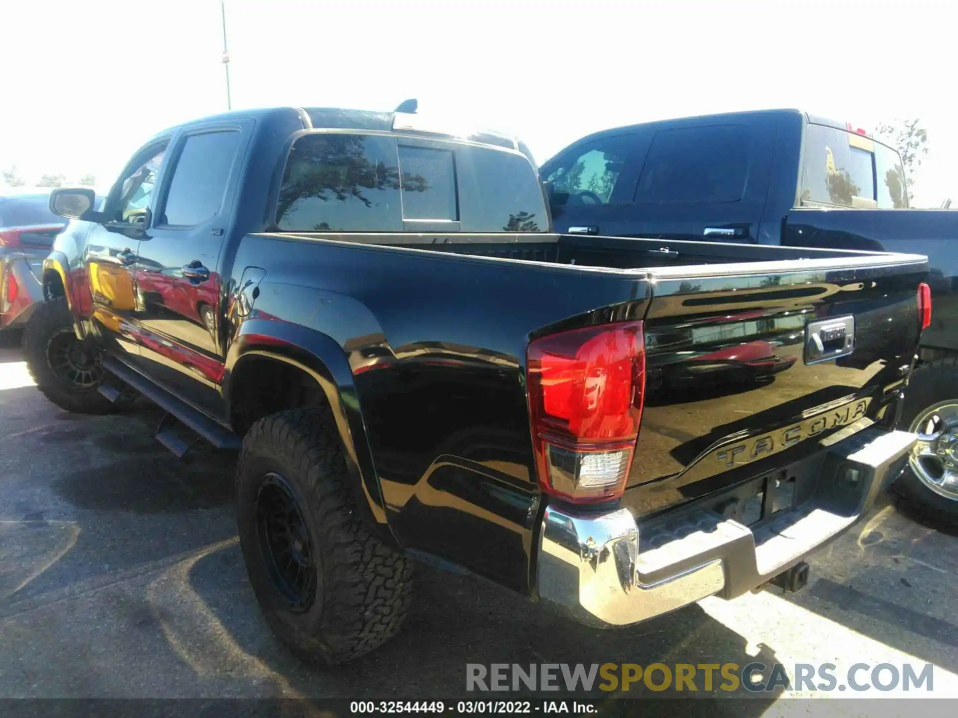 3 Photograph of a damaged car 3TMAZ5CN9LM131640 TOYOTA TACOMA 2WD 2020