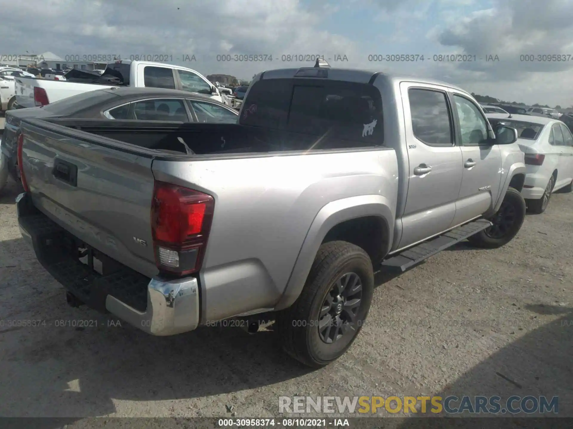 4 Photograph of a damaged car 3TMAZ5CNXLM132666 TOYOTA TACOMA 2WD 2020