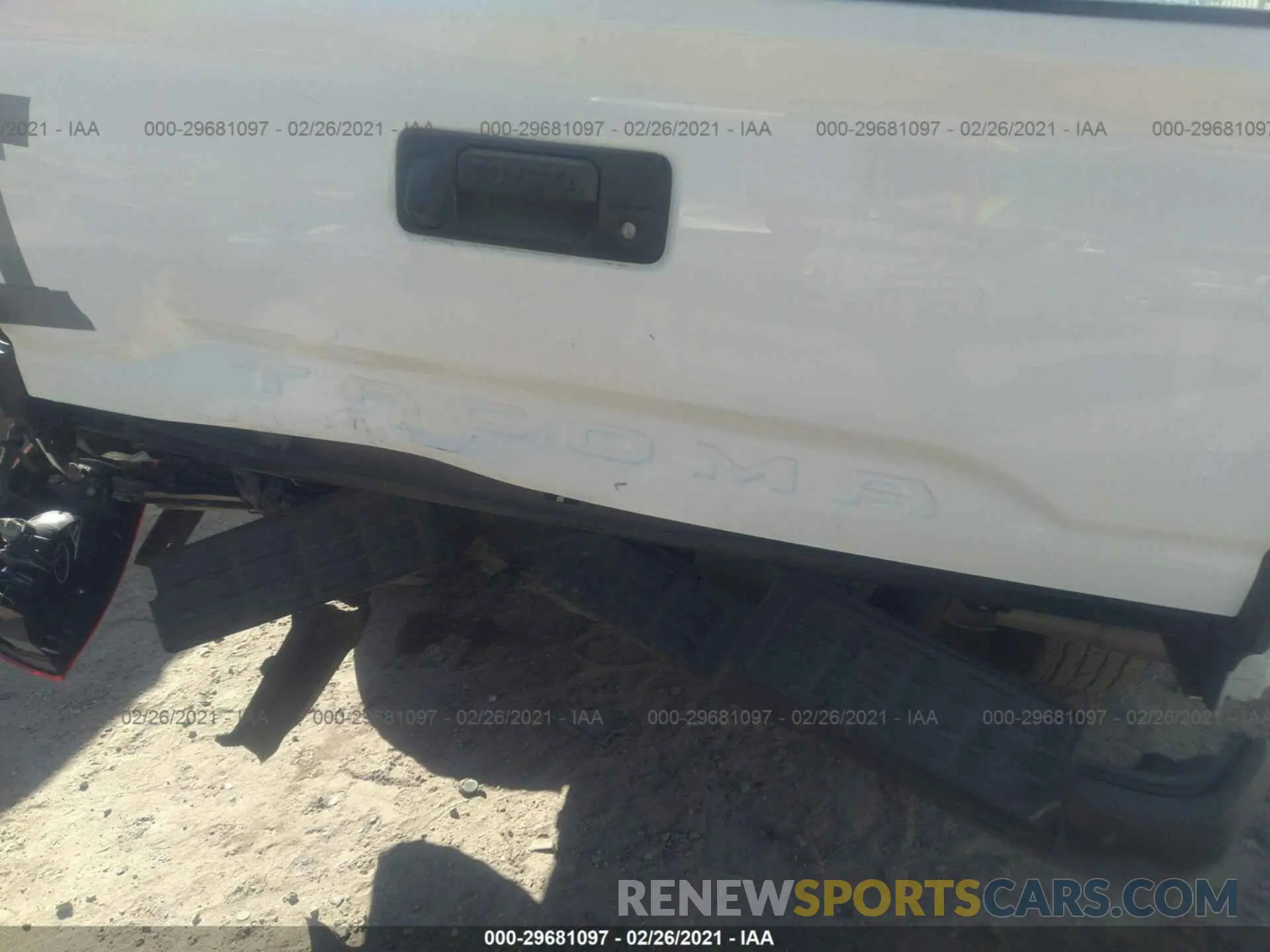 6 Photograph of a damaged car 3TYRX5GN9LT003695 TOYOTA TACOMA 2WD 2020