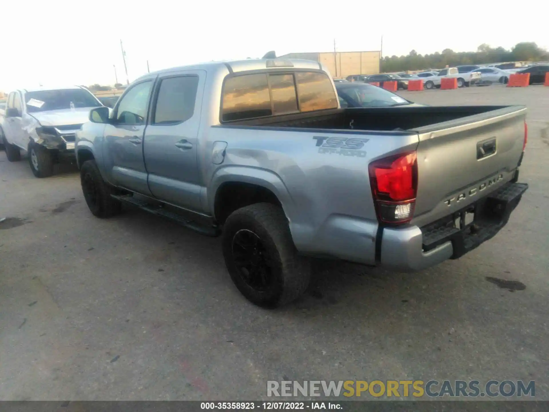 3 Photograph of a damaged car 5TFAX5GN1LX184813 TOYOTA TACOMA 2WD 2020