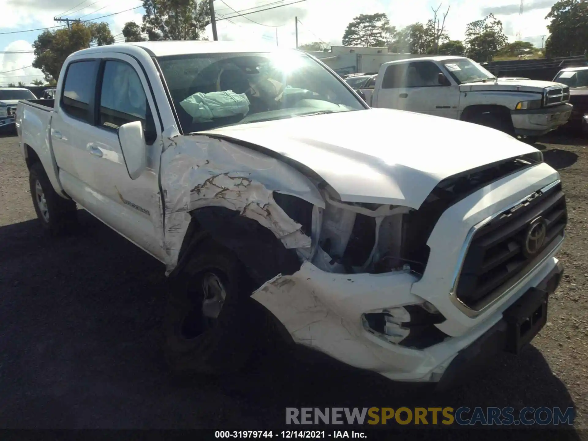 6 Photograph of a damaged car 5TFAX5GN8LX185943 TOYOTA TACOMA 2WD 2020