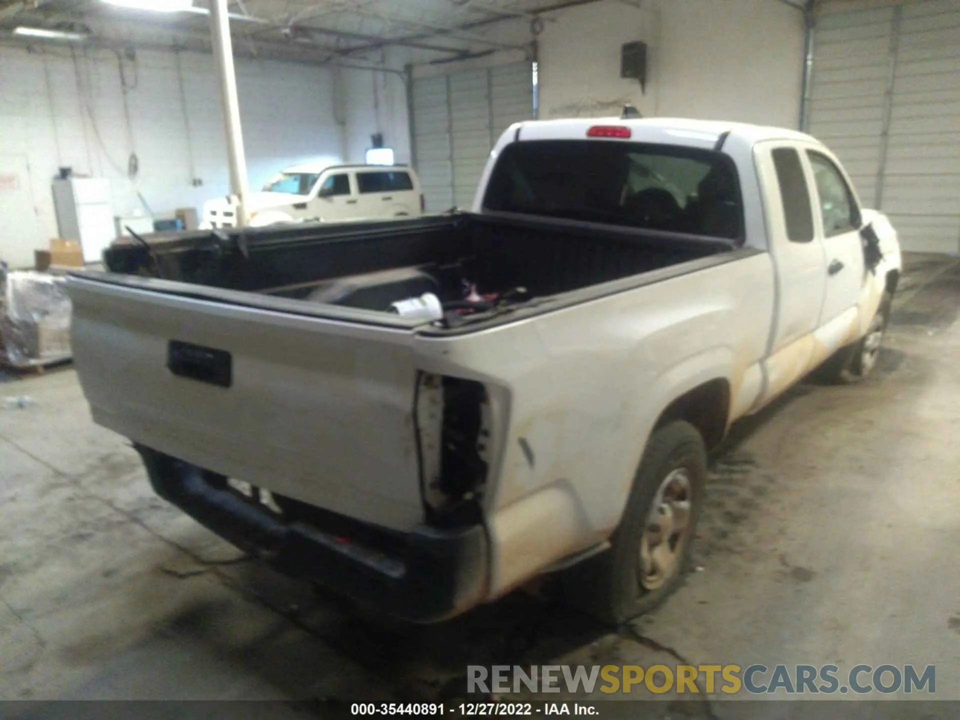 4 Photograph of a damaged car 5TFRX5GNXLX177118 TOYOTA TACOMA 2WD 2020