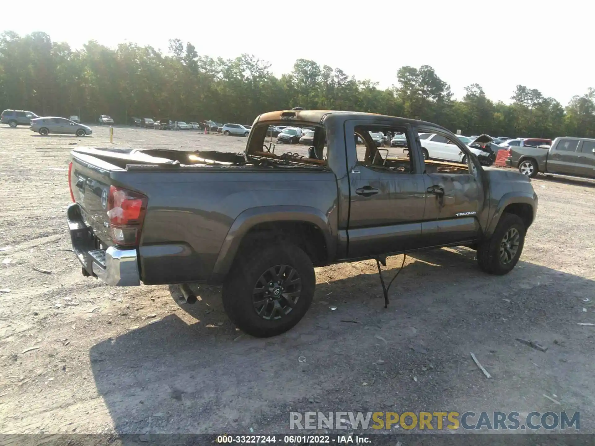 4 Photograph of a damaged car 3TMAZ5CN2MM142903 TOYOTA TACOMA 2WD 2021