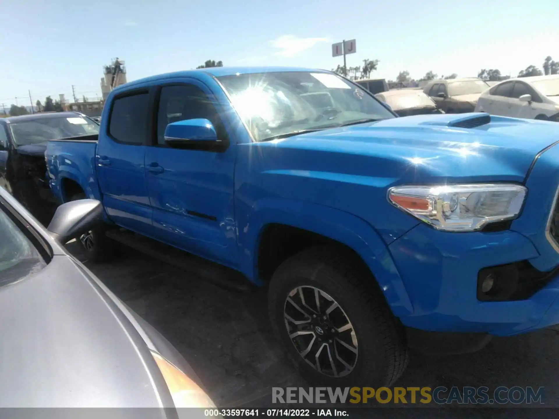 1 Photograph of a damaged car 3TMAZ5CN3MM153828 TOYOTA TACOMA 2WD 2021