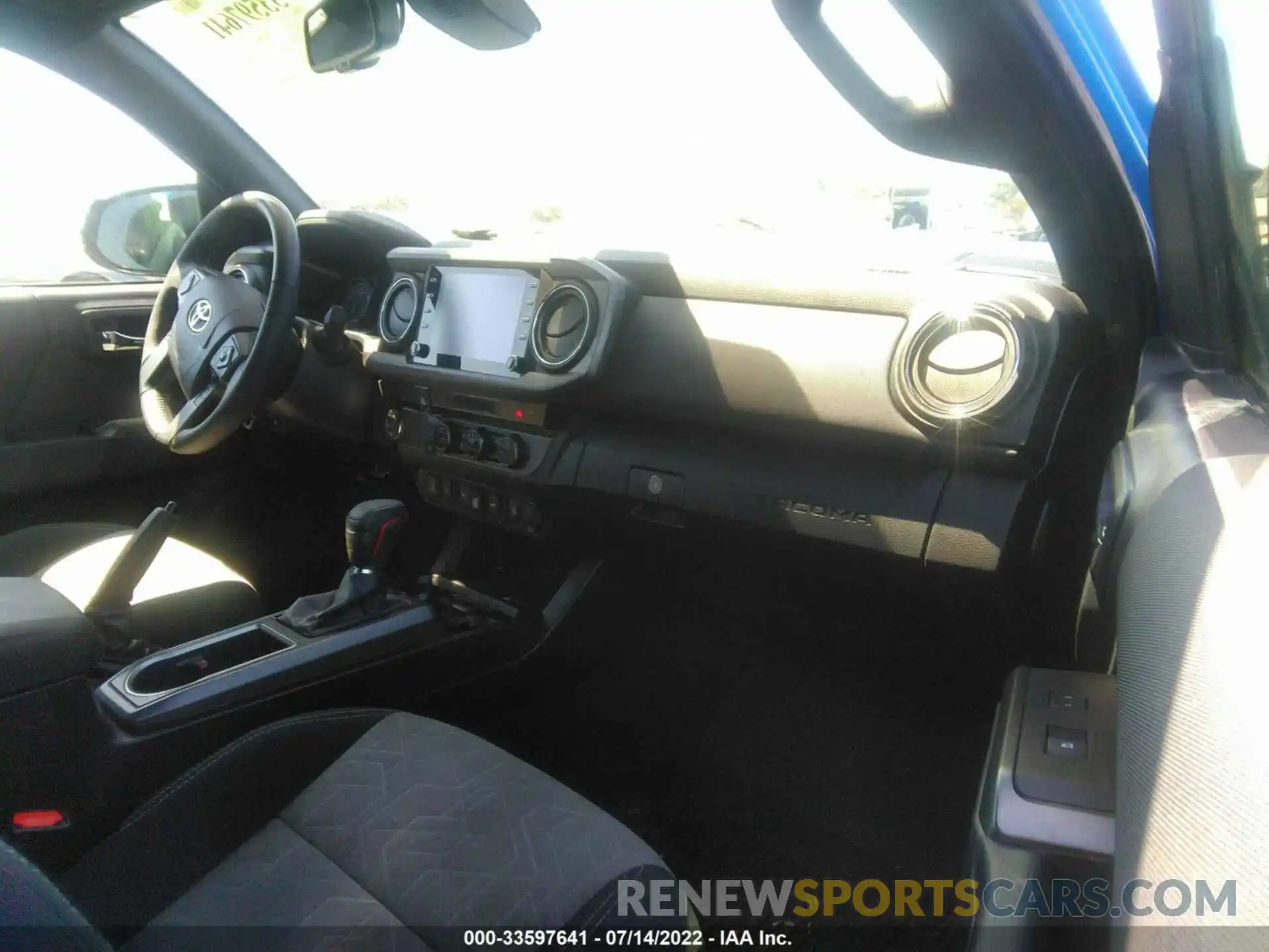 5 Photograph of a damaged car 3TMAZ5CN3MM153828 TOYOTA TACOMA 2WD 2021