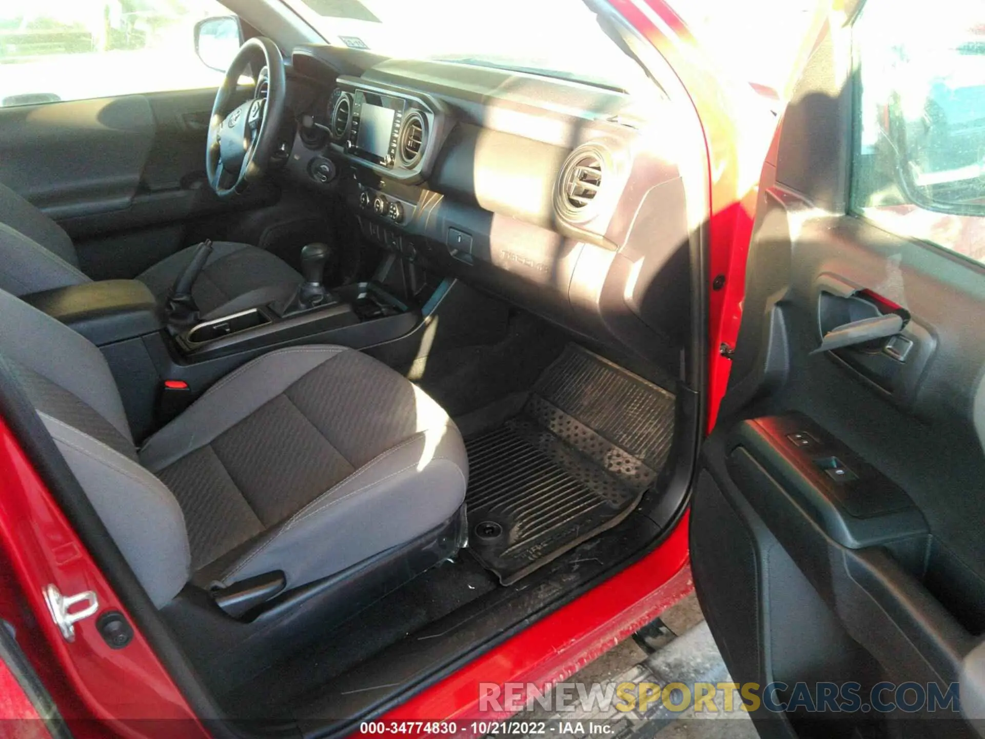 5 Photograph of a damaged car 3TYAX5GN8MT012015 TOYOTA TACOMA 2WD 2021