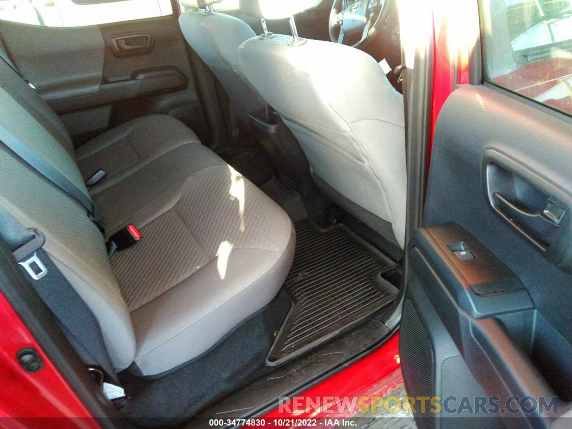8 Photograph of a damaged car 3TYAX5GN8MT012015 TOYOTA TACOMA 2WD 2021