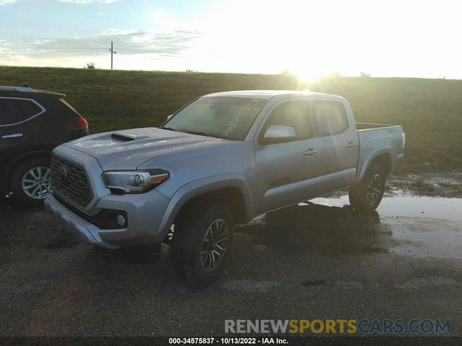 2 Photograph of a damaged car 3TMAZ5CN1NM187817 TOYOTA TACOMA 2WD 2022