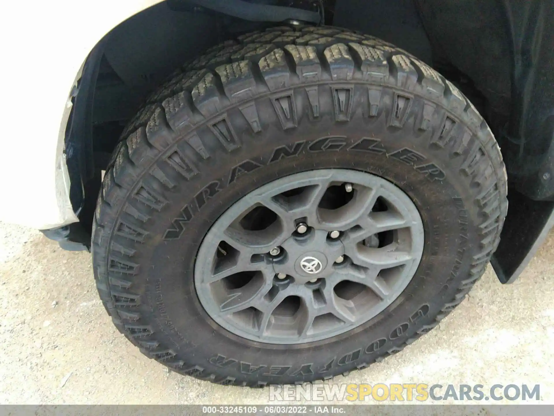 12 Photograph of a damaged car 3TMAZ5CN2NM168550 TOYOTA TACOMA 2WD 2022