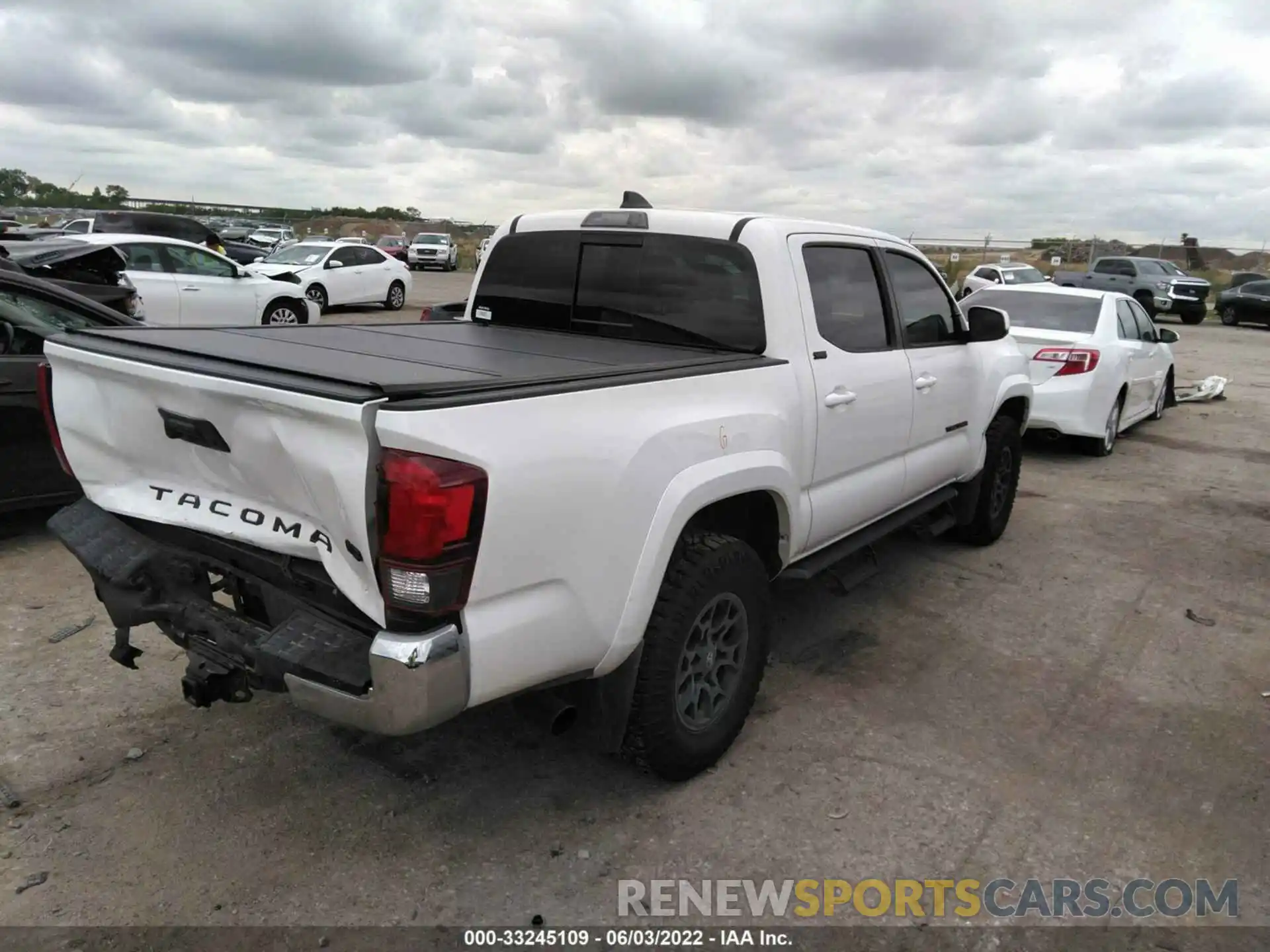 4 Photograph of a damaged car 3TMAZ5CN2NM168550 TOYOTA TACOMA 2WD 2022