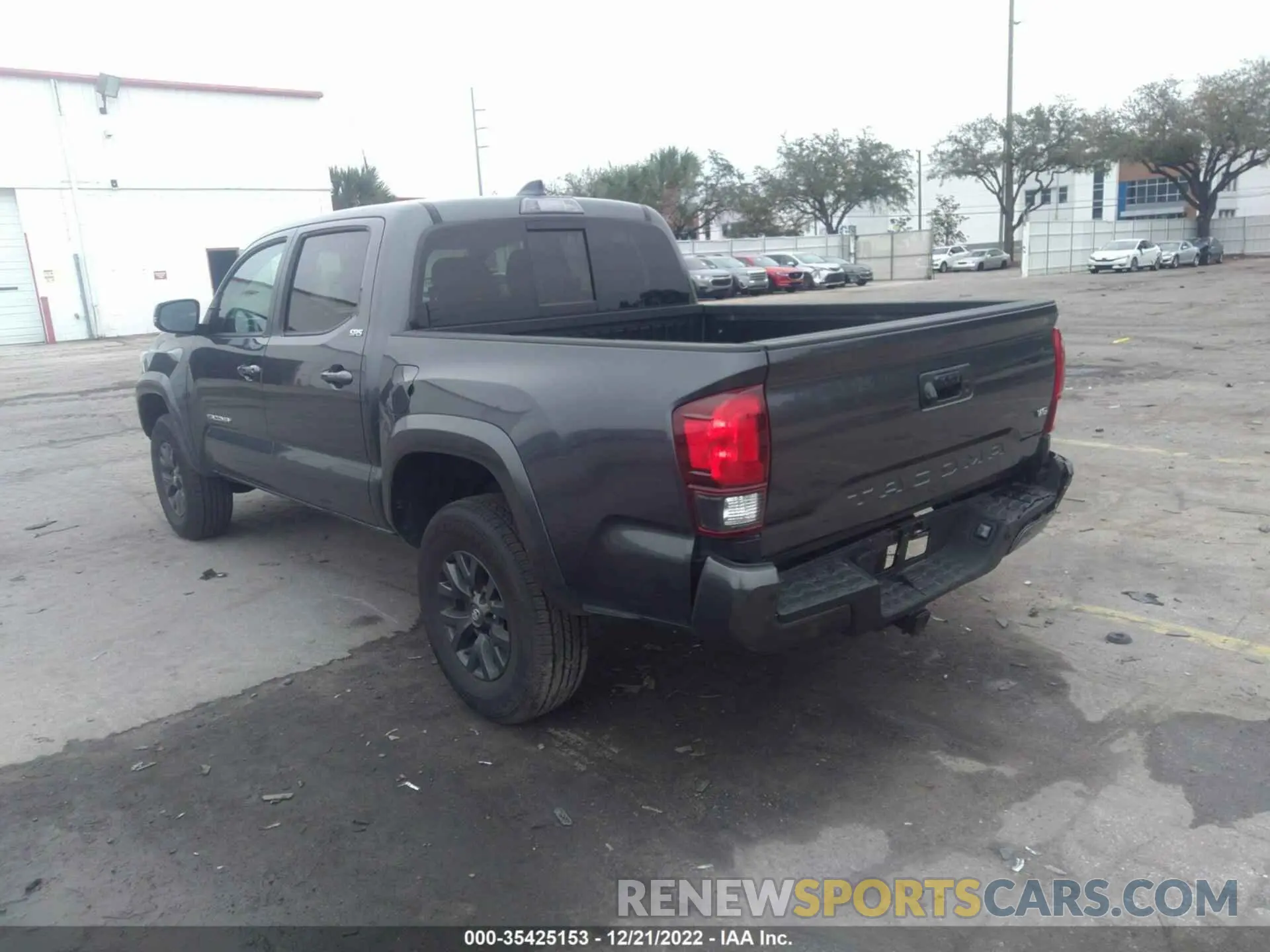 3 Photograph of a damaged car 3TMAZ5CN9NM182431 TOYOTA TACOMA 2WD 2022