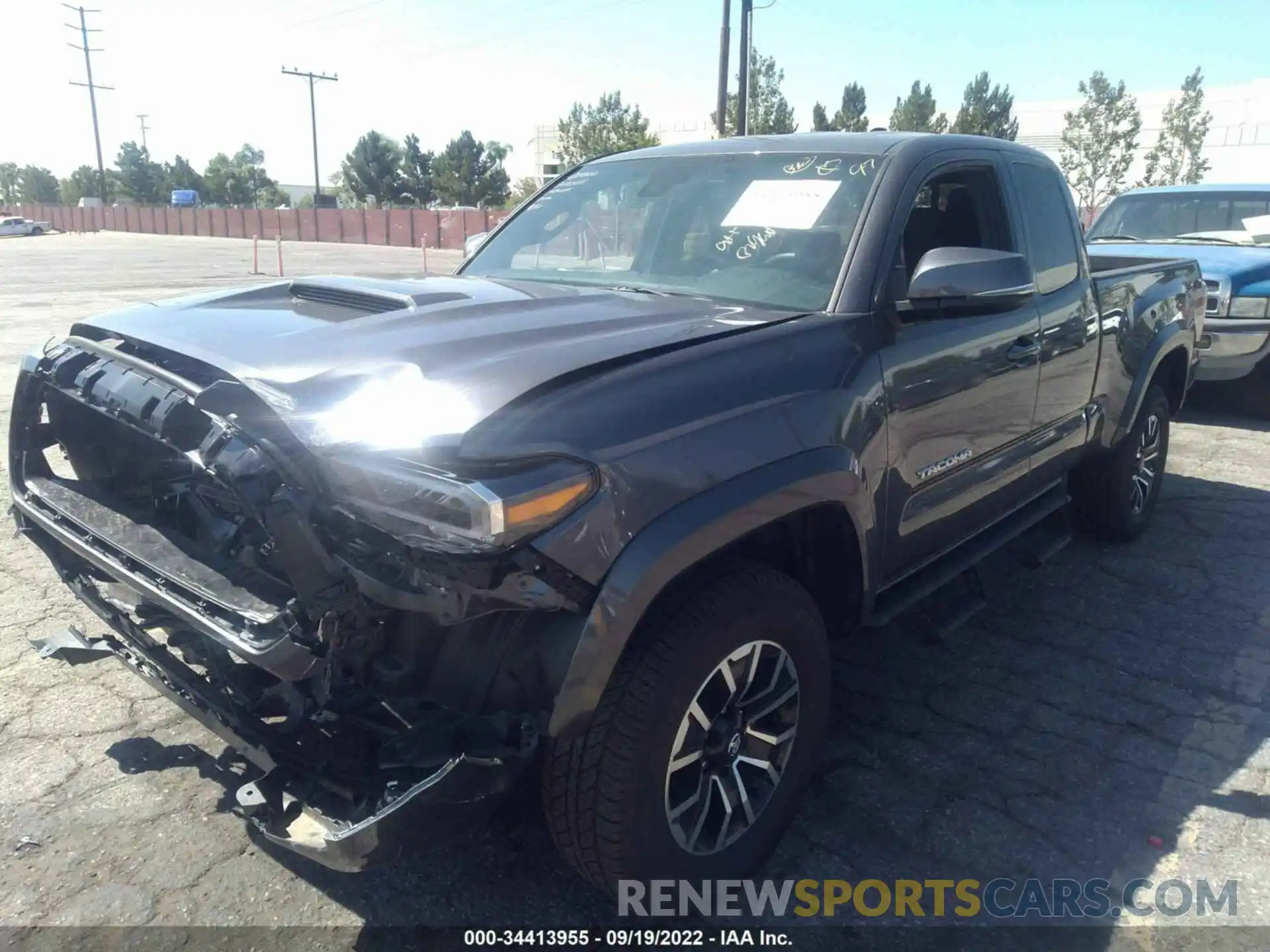 2 Photograph of a damaged car 3TYRZ5CN1NT015861 TOYOTA TACOMA 2WD 2022