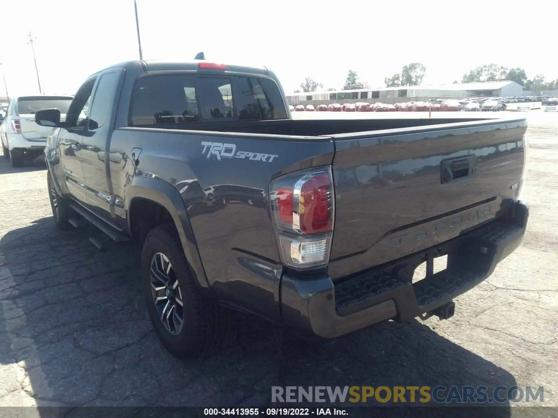 3 Photograph of a damaged car 3TYRZ5CN1NT015861 TOYOTA TACOMA 2WD 2022