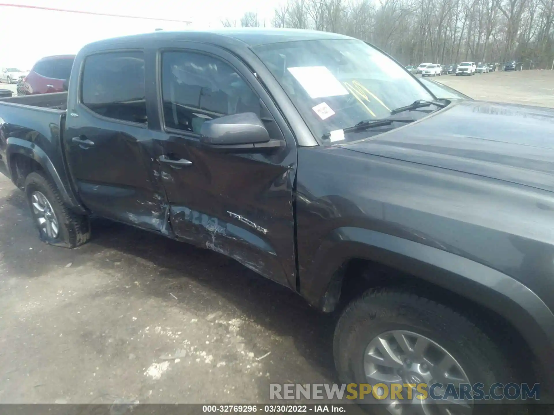 6 Photograph of a damaged car 3TMCZ5AN0KM235041 TOYOTA TACOMA 4WD 2019