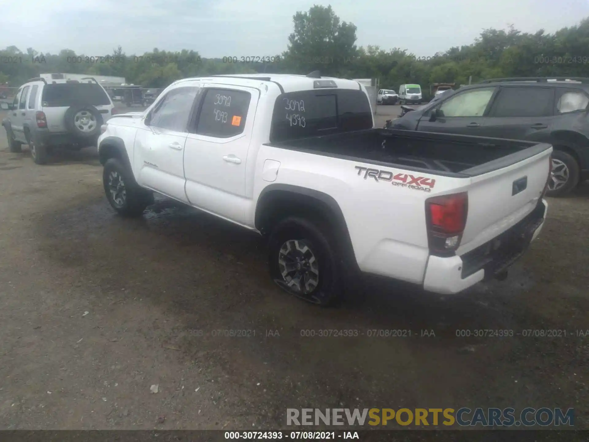 3 Photograph of a damaged car 3TMCZ5AN0KM245553 TOYOTA TACOMA 4WD 2019