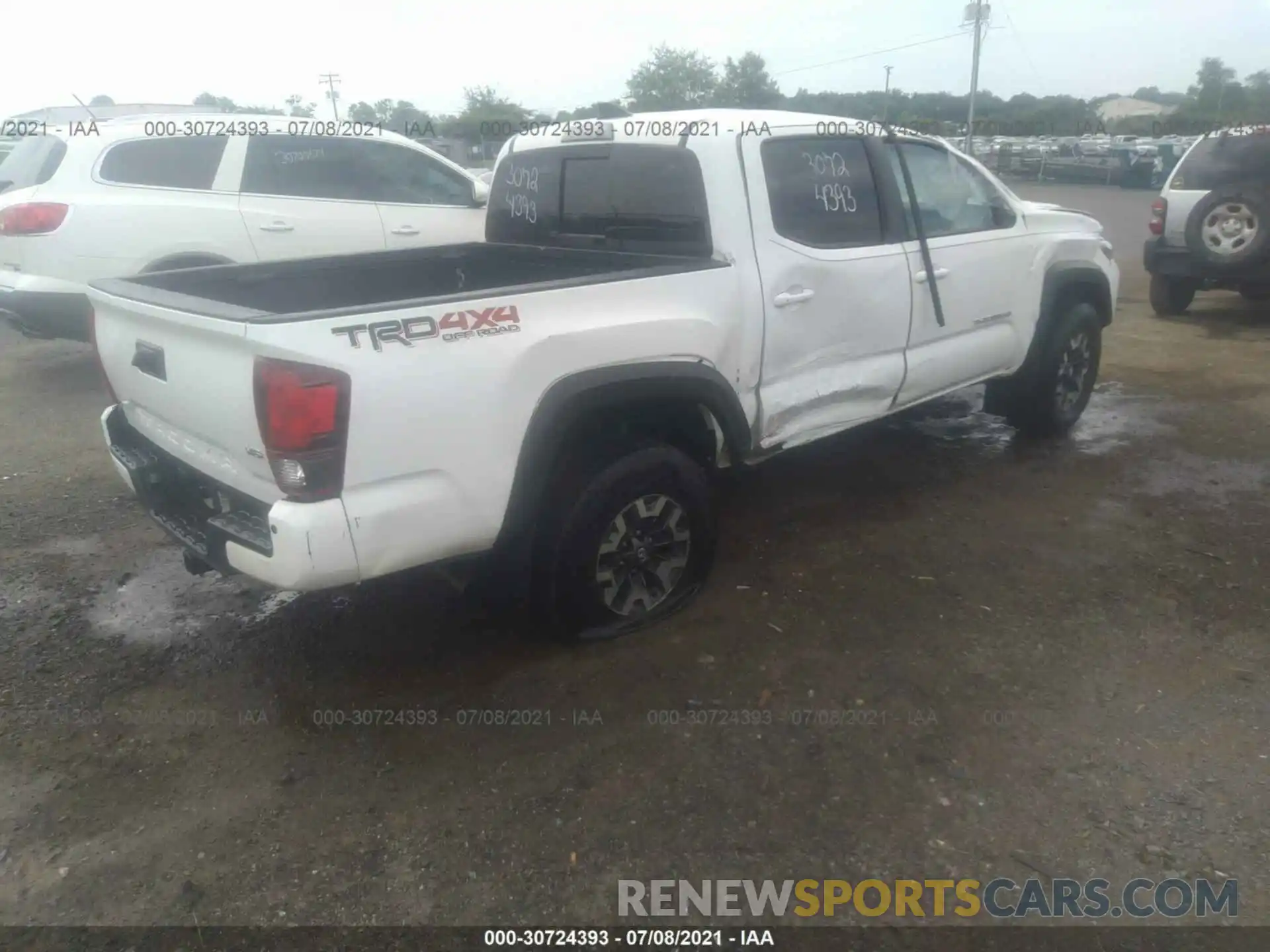 4 Photograph of a damaged car 3TMCZ5AN0KM245553 TOYOTA TACOMA 4WD 2019