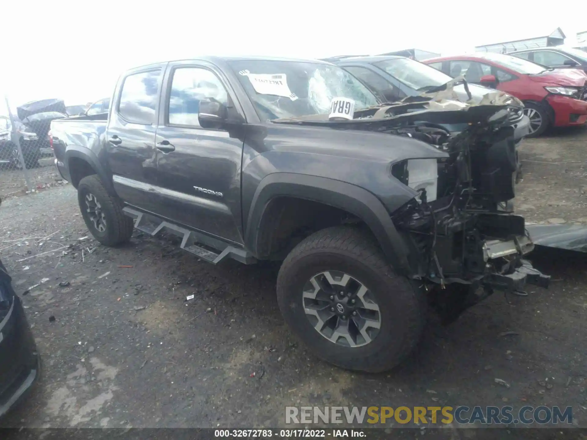 1 Photograph of a damaged car 3TMCZ5AN0KM256357 TOYOTA TACOMA 4WD 2019