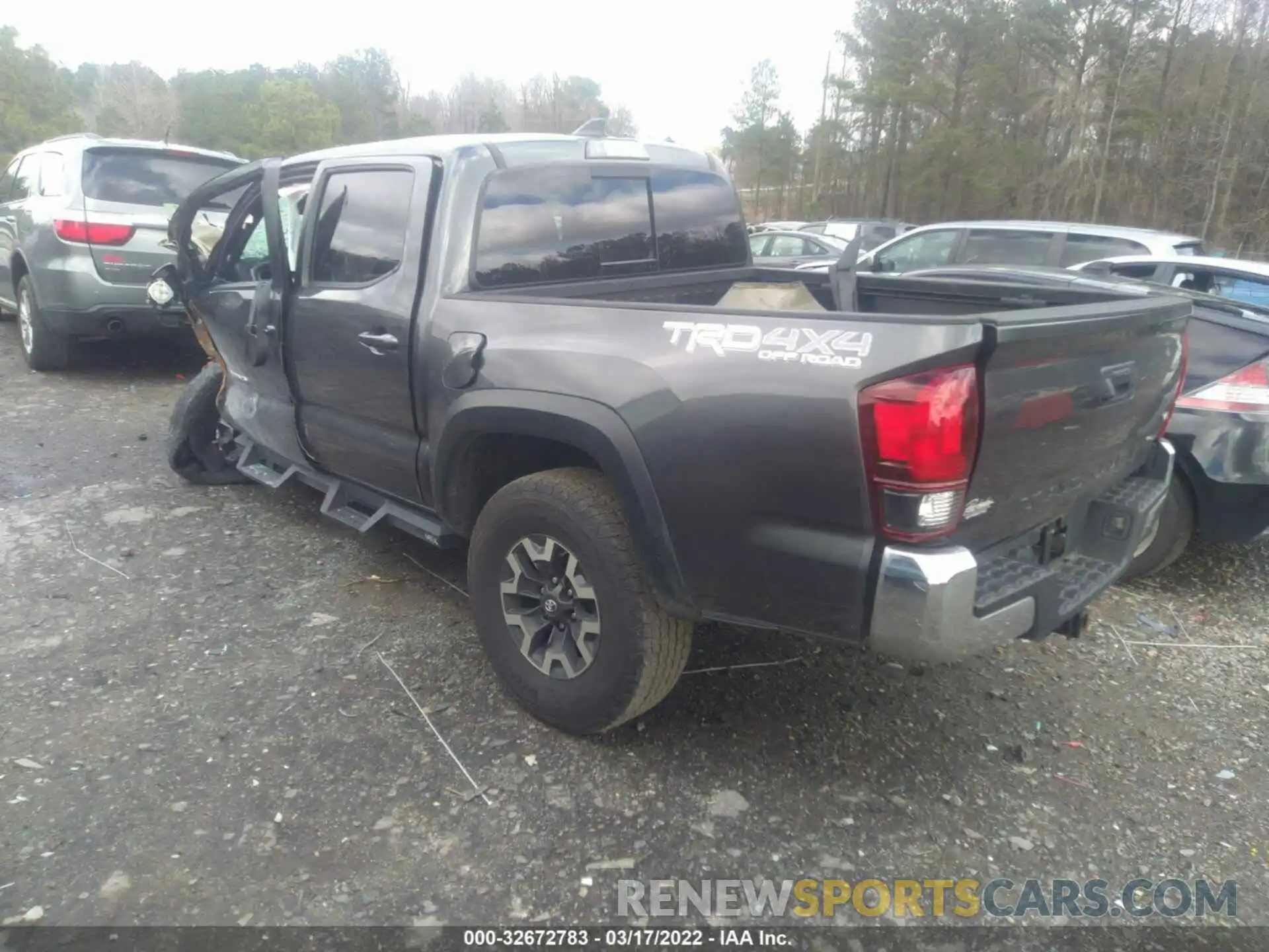 3 Photograph of a damaged car 3TMCZ5AN0KM256357 TOYOTA TACOMA 4WD 2019