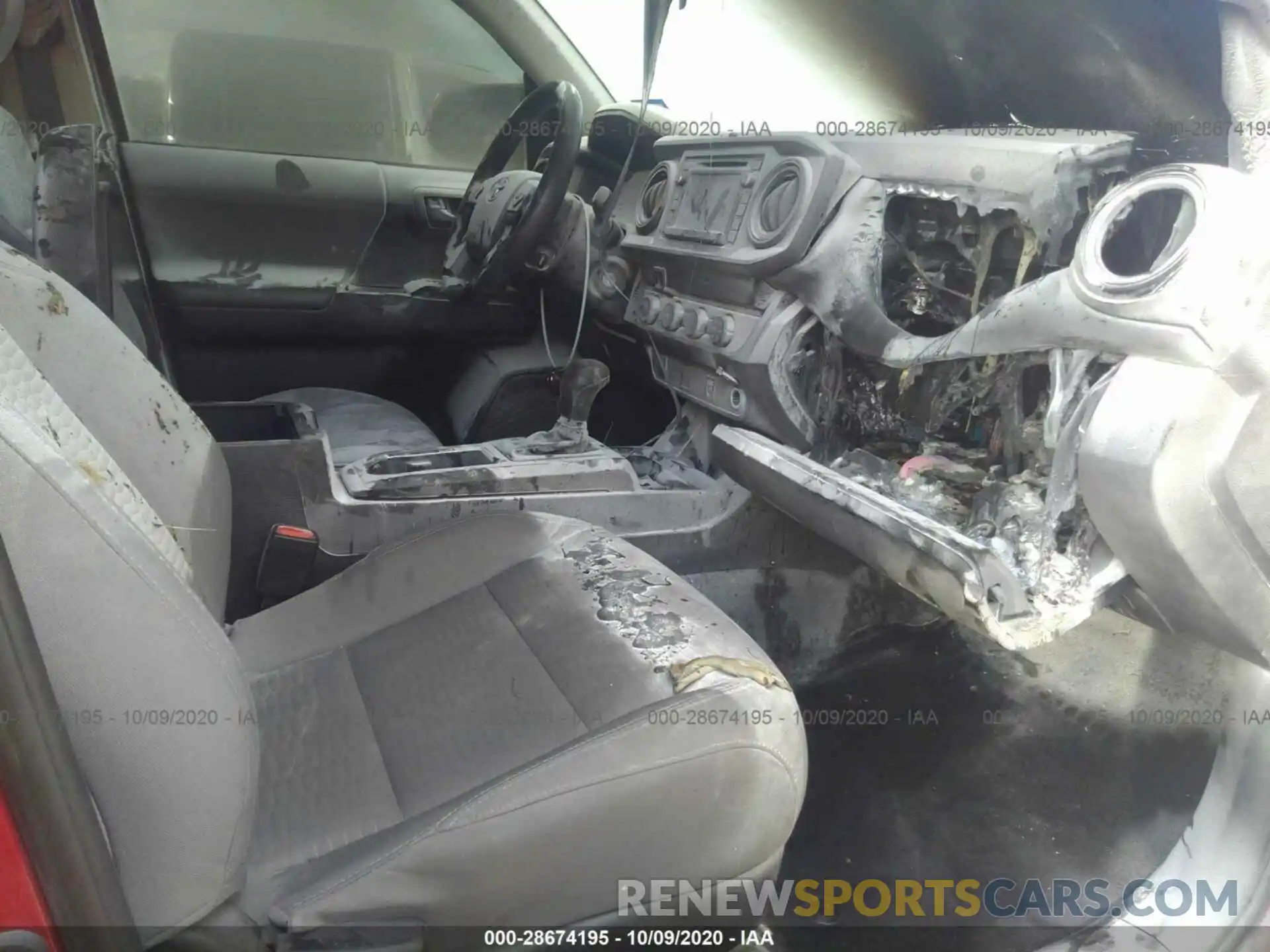 5 Photograph of a damaged car 3TMCZ5AN0KM267973 TOYOTA TACOMA 4WD 2019