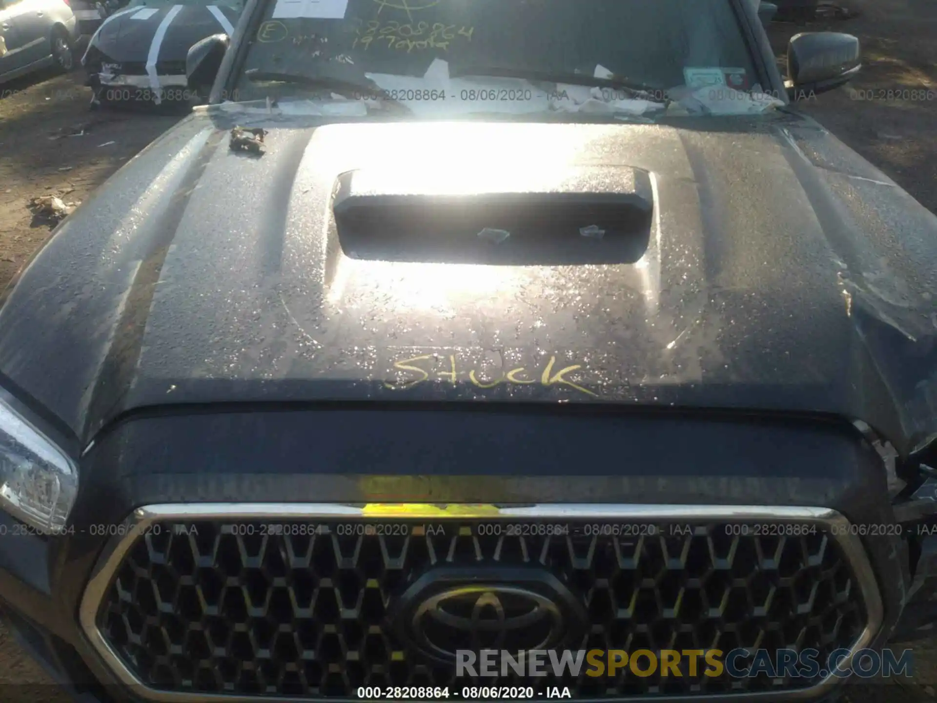 10 Photograph of a damaged car 3TMCZ5AN0KM276589 TOYOTA TACOMA 4WD 2019