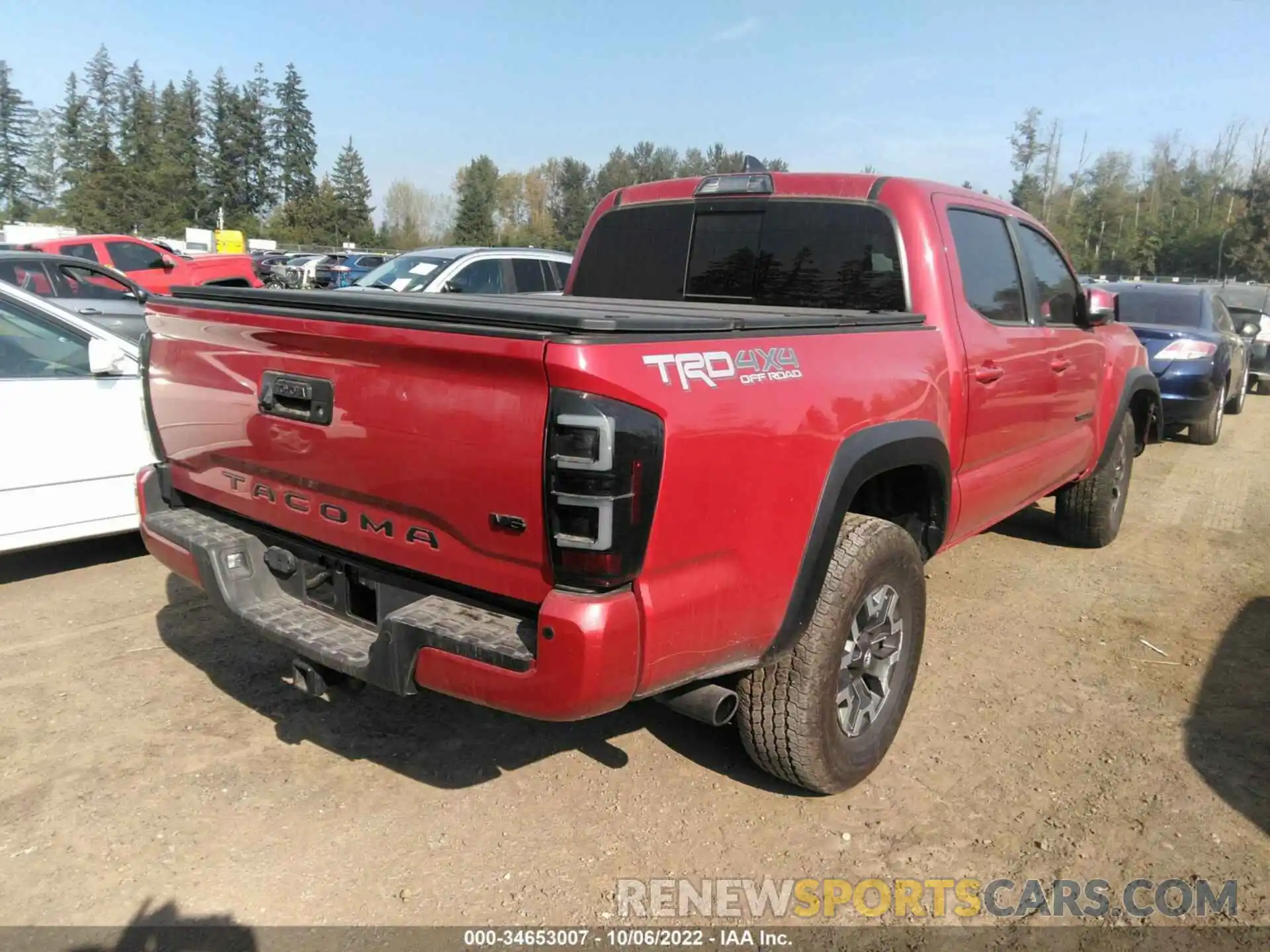 4 Photograph of a damaged car 3TMCZ5AN0KM277631 TOYOTA TACOMA 4WD 2019