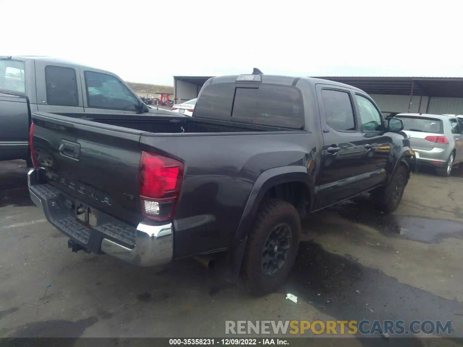 4 Photograph of a damaged car 3TMCZ5AN0KM279430 TOYOTA TACOMA 4WD 2019