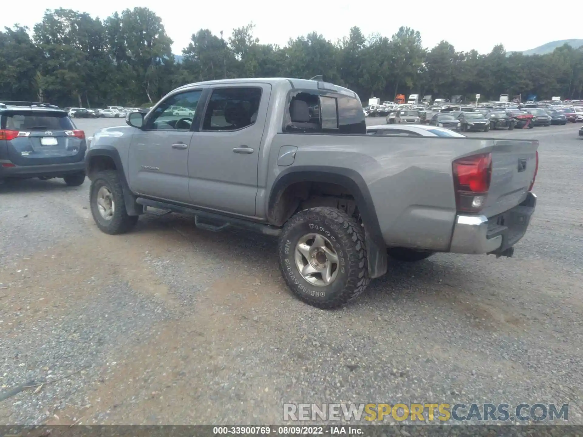 3 Photograph of a damaged car 3TMCZ5AN1KM240622 TOYOTA TACOMA 4WD 2019