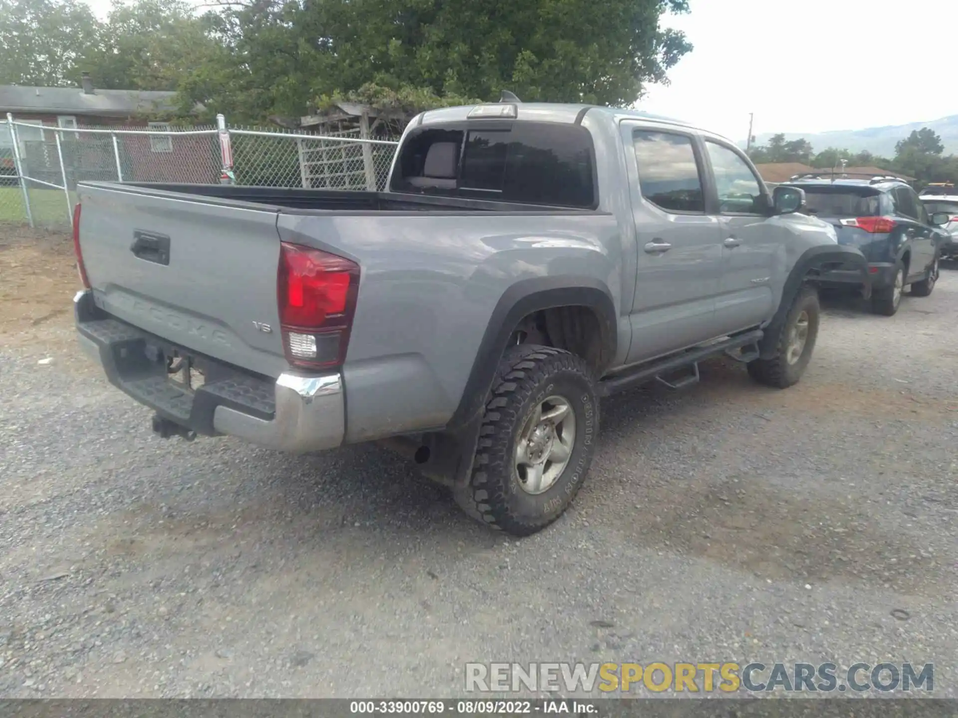 4 Photograph of a damaged car 3TMCZ5AN1KM240622 TOYOTA TACOMA 4WD 2019