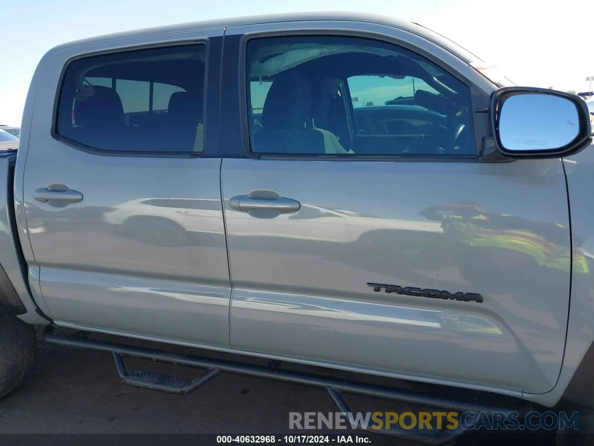 13 Photograph of a damaged car 3TMCZ5AN1KM282546 TOYOTA TACOMA 4WD 2019