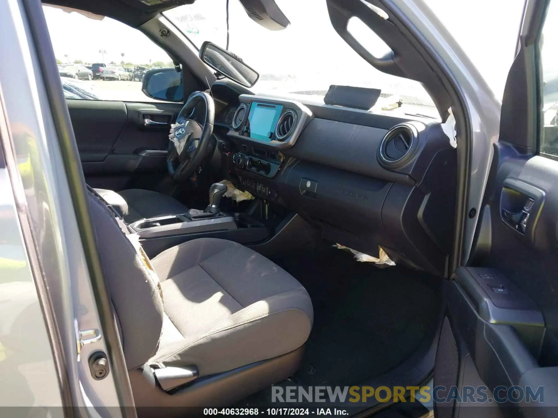 5 Photograph of a damaged car 3TMCZ5AN1KM282546 TOYOTA TACOMA 4WD 2019