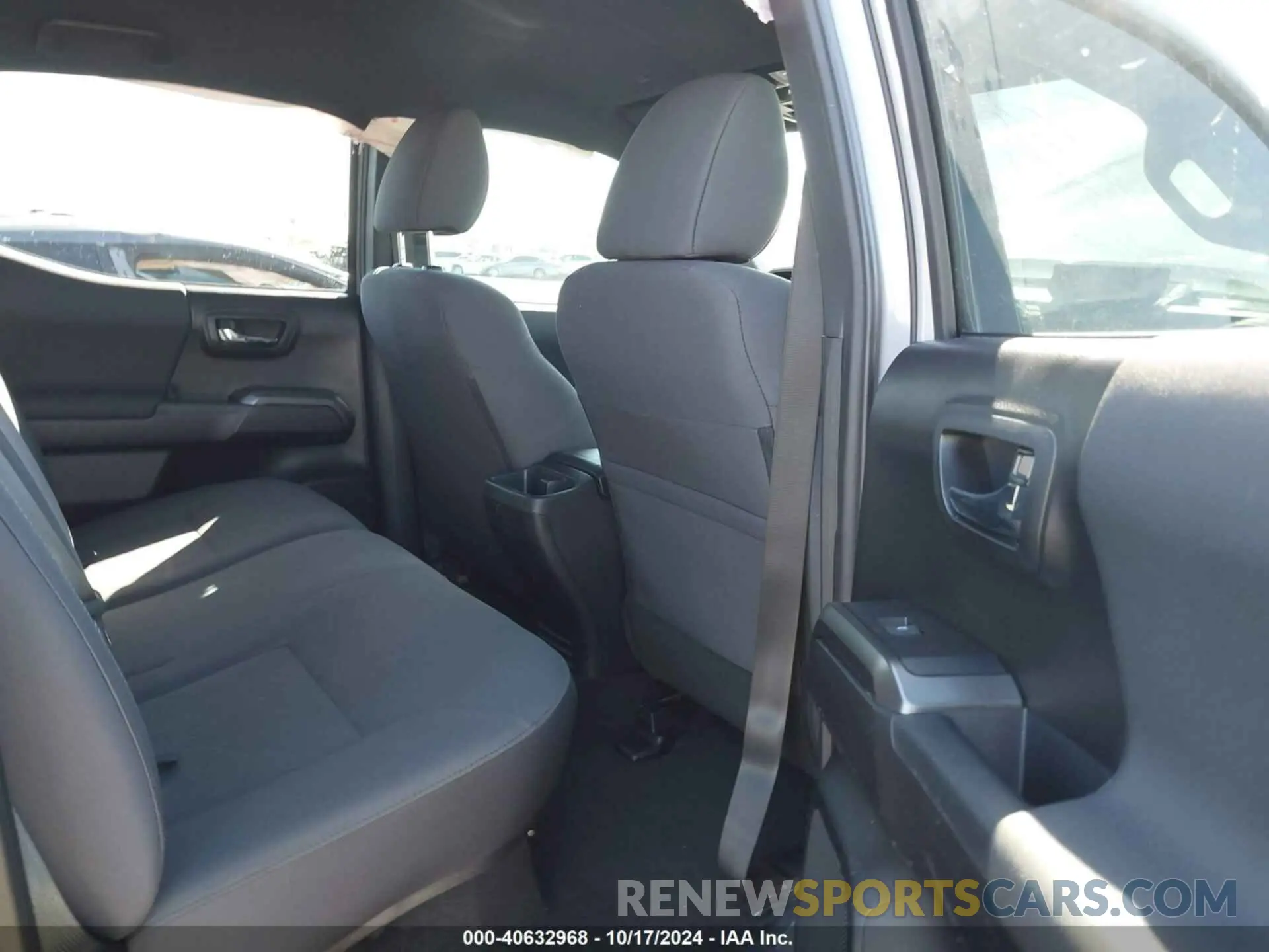 8 Photograph of a damaged car 3TMCZ5AN1KM282546 TOYOTA TACOMA 4WD 2019