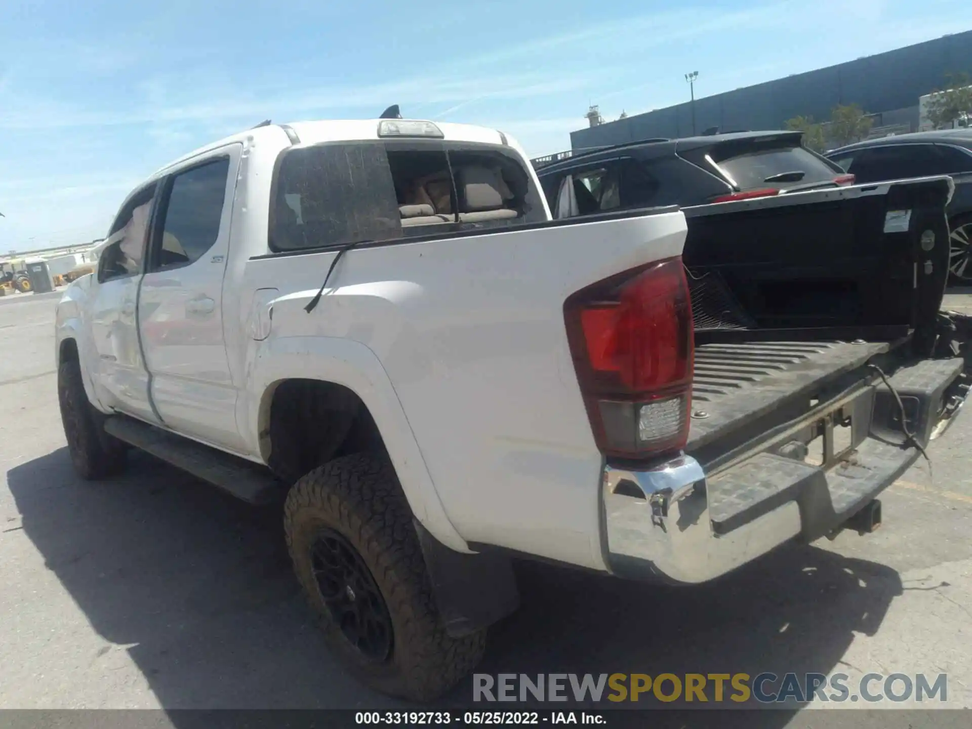 3 Photograph of a damaged car 3TMCZ5AN2KM223117 TOYOTA TACOMA 4WD 2019