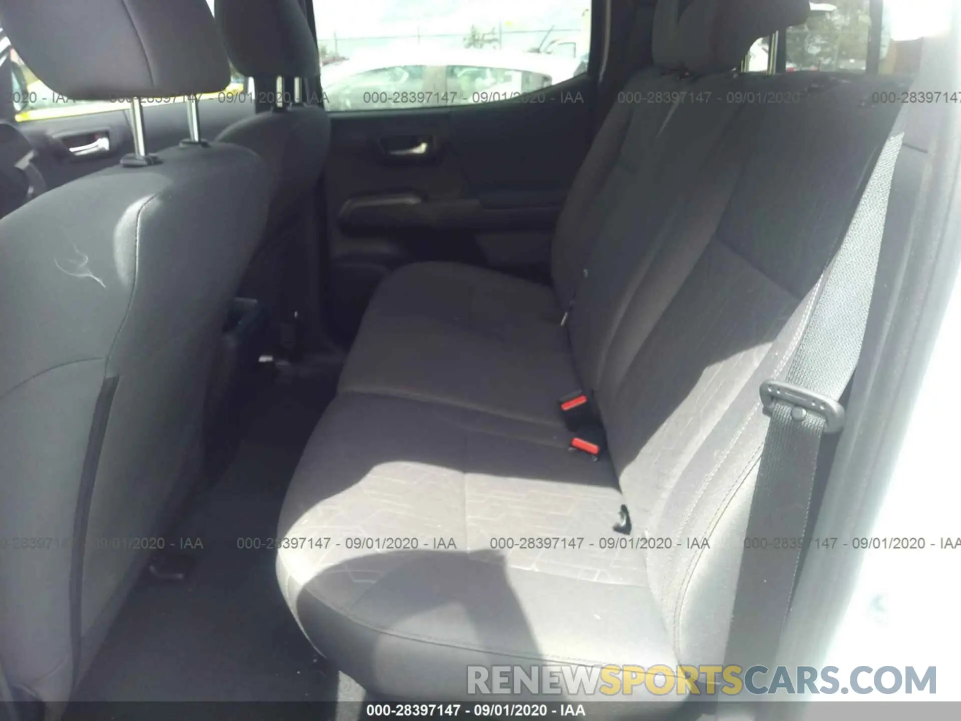 8 Photograph of a damaged car 3TMCZ5AN3KM191584 TOYOTA TACOMA 4WD 2019