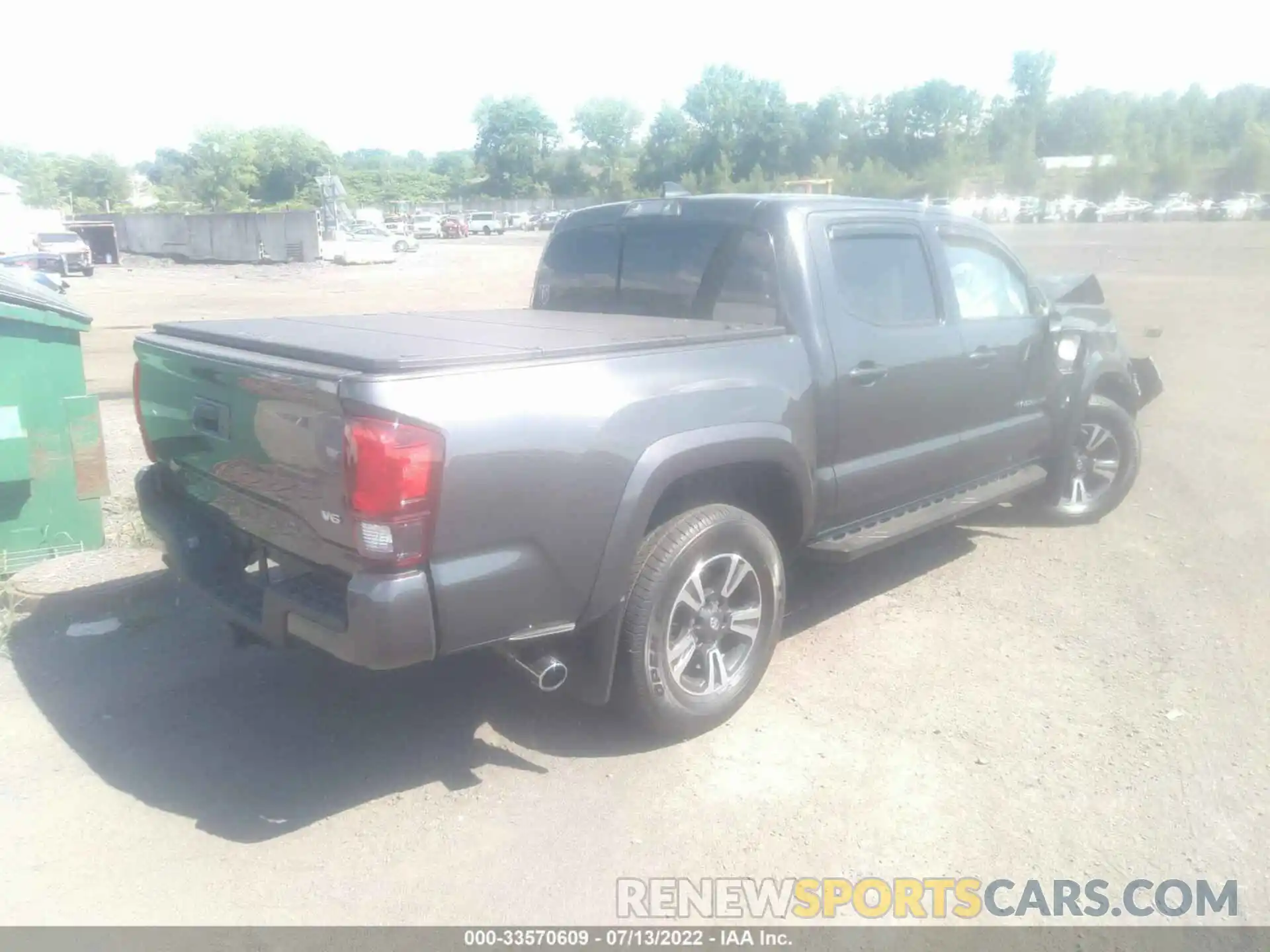 4 Photograph of a damaged car 3TMCZ5AN3KM270818 TOYOTA TACOMA 4WD 2019