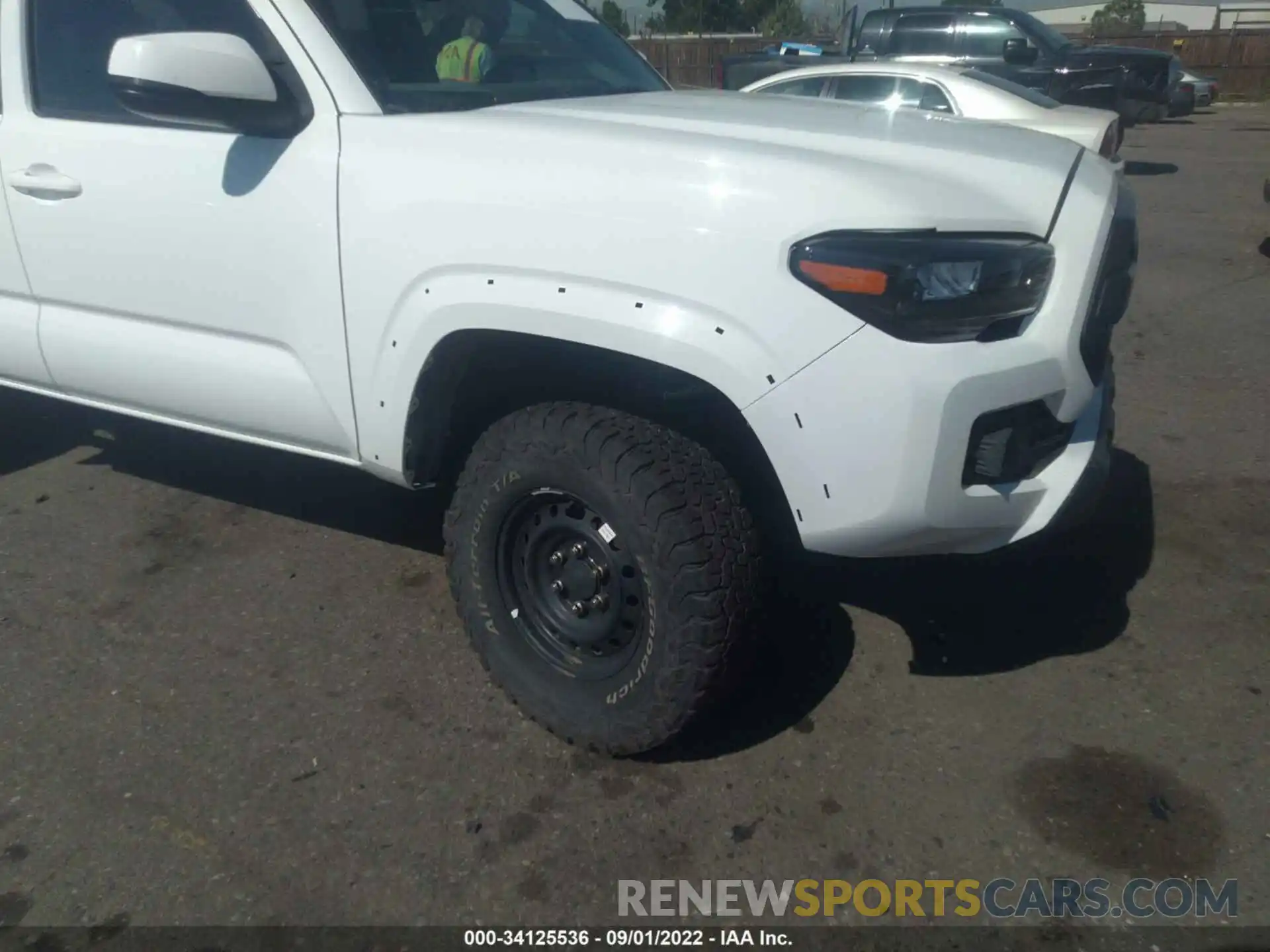 6 Photograph of a damaged car 3TMCZ5AN4KM197751 TOYOTA TACOMA 4WD 2019