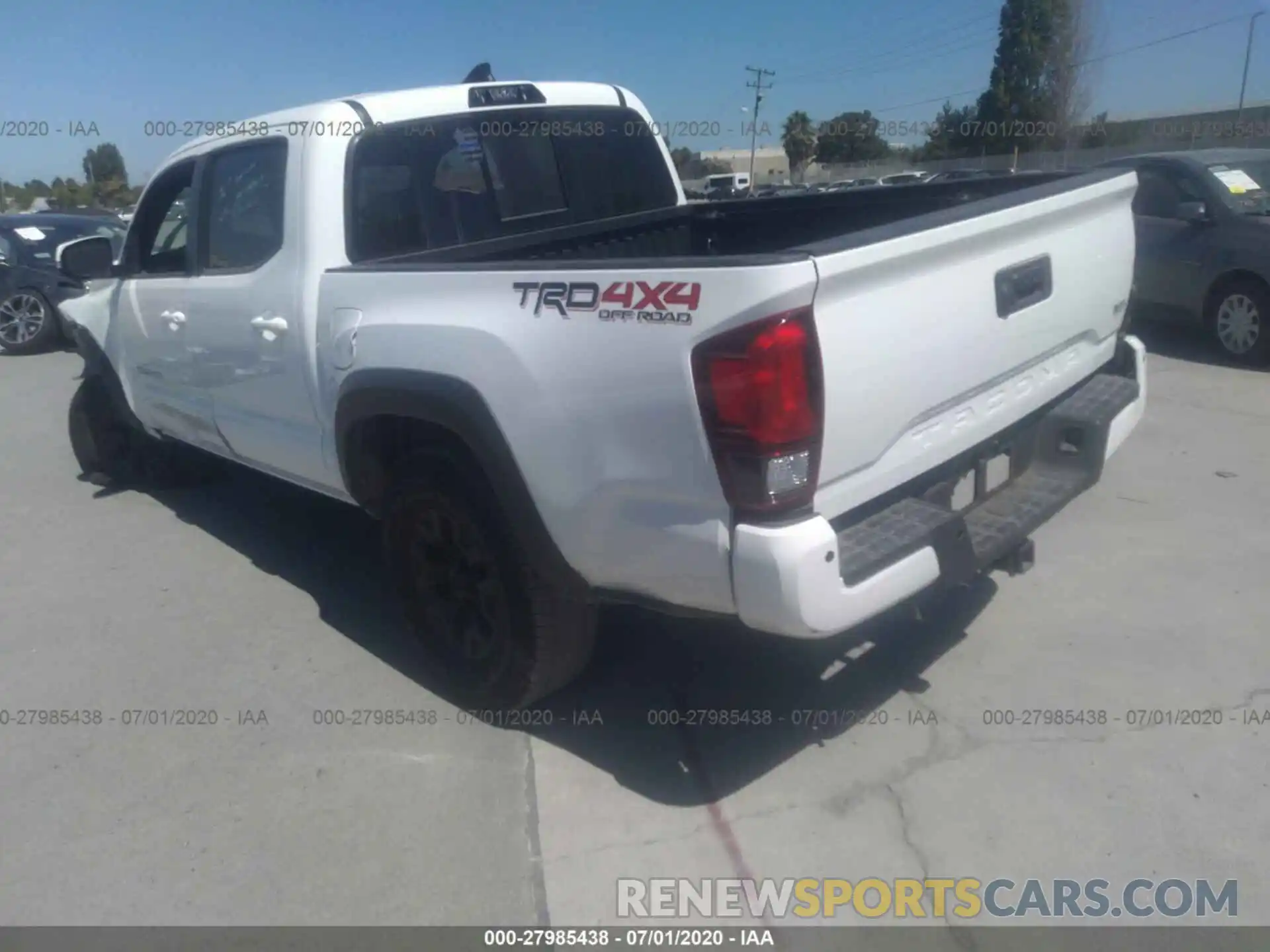 3 Photograph of a damaged car 3TMCZ5AN4KM246138 TOYOTA TACOMA 4WD 2019